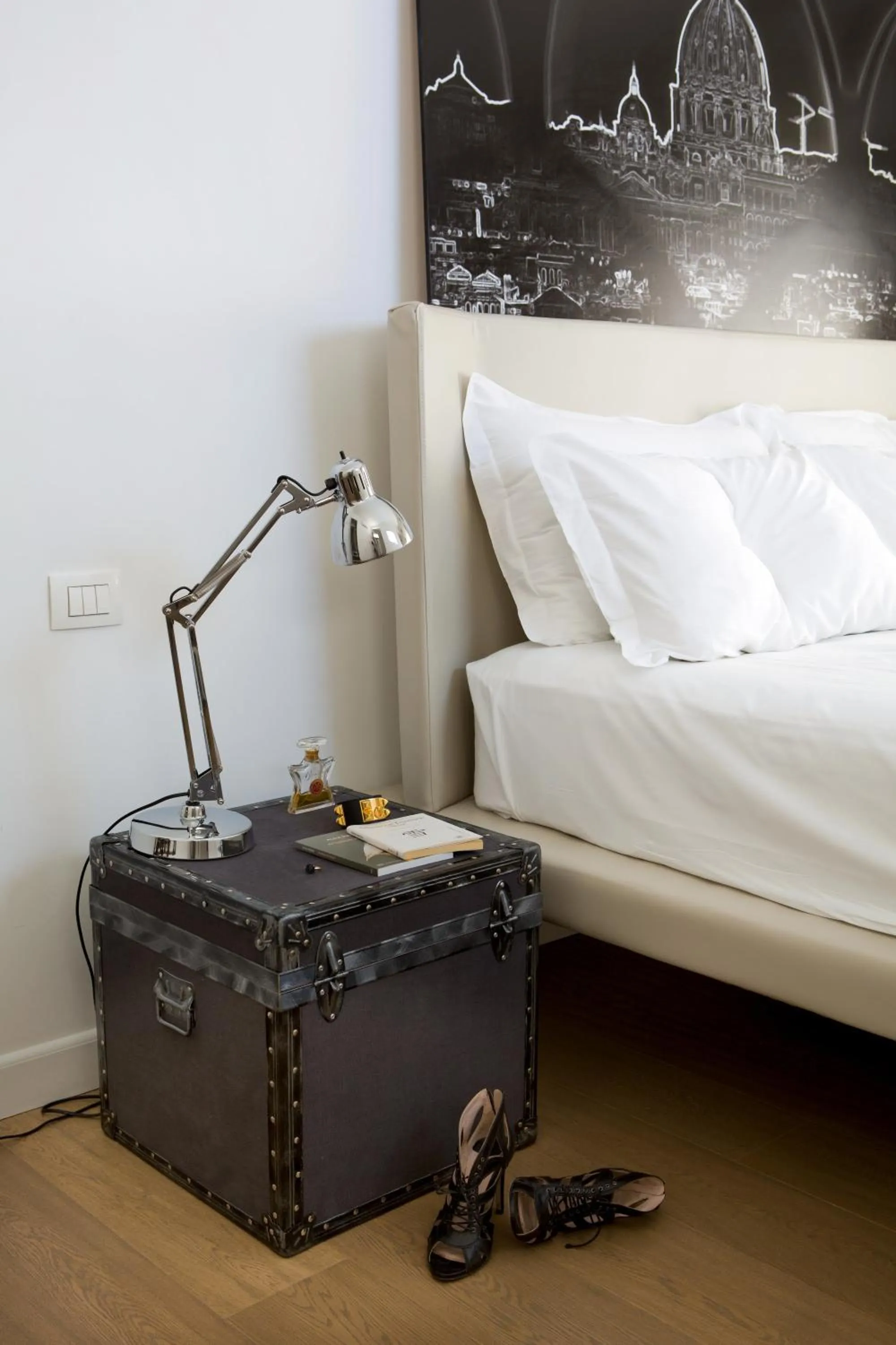 Decorative detail, Bed in Via Del Corso Home Roma