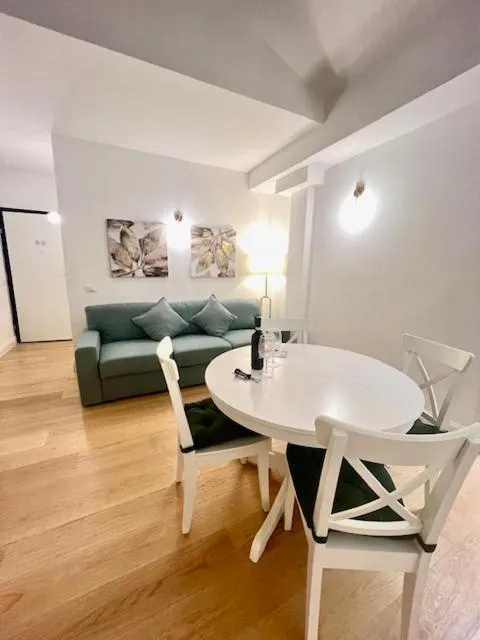 Dining area in Via Del Corso Home Roma