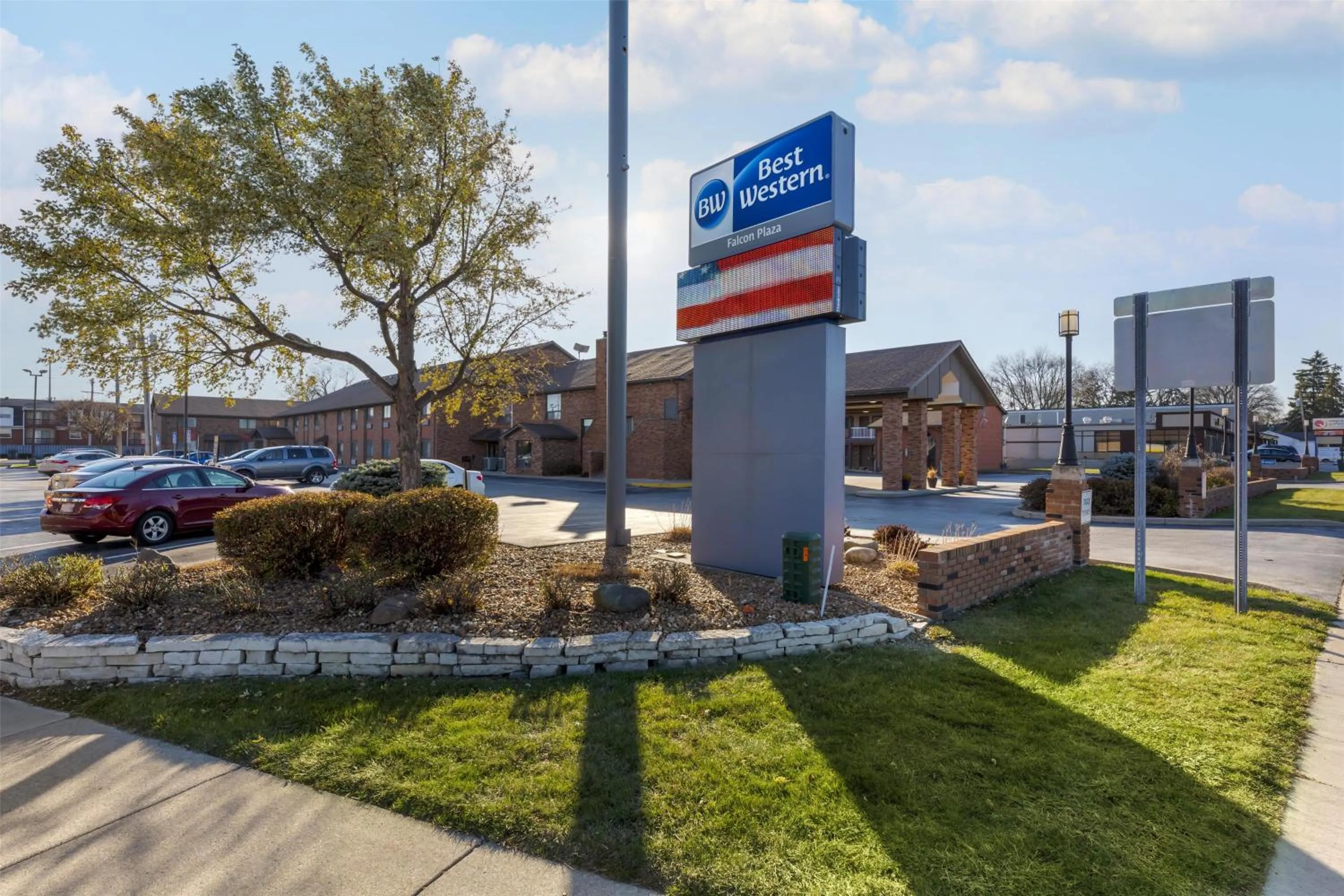 Property building in Best Western Falcon Plaza - Bowling Green