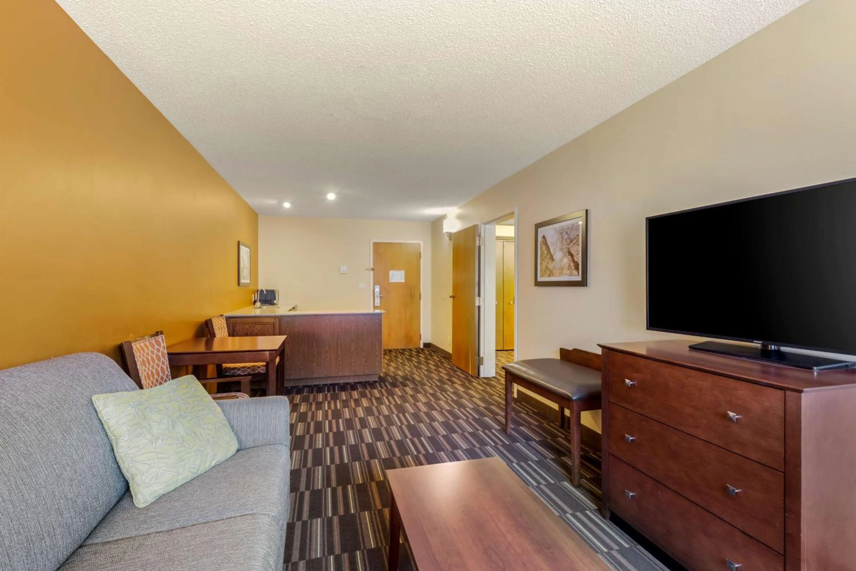 Photo of the whole room in Best Western Falcon Plaza - Bowling Green