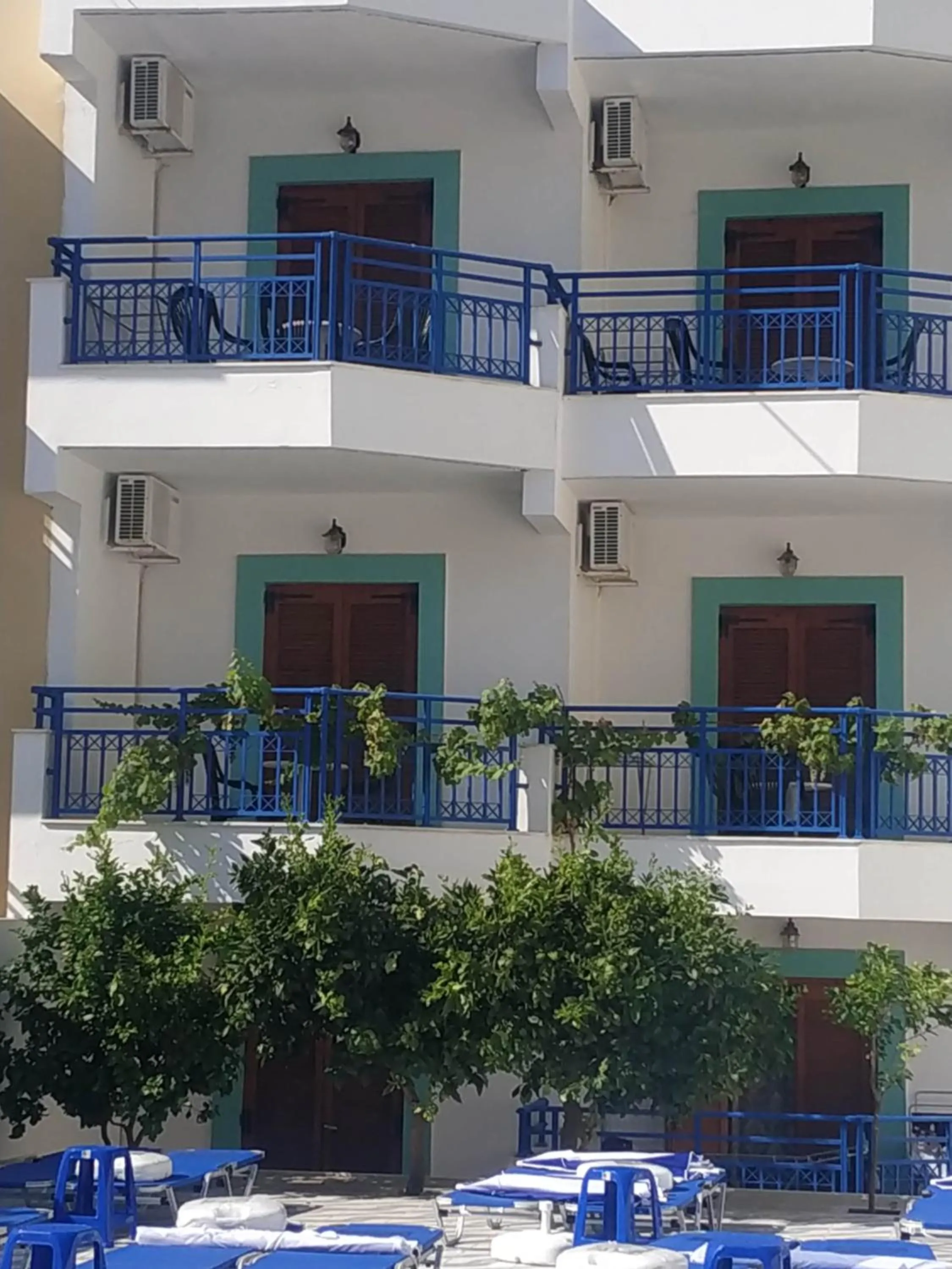 George Studios Stalis