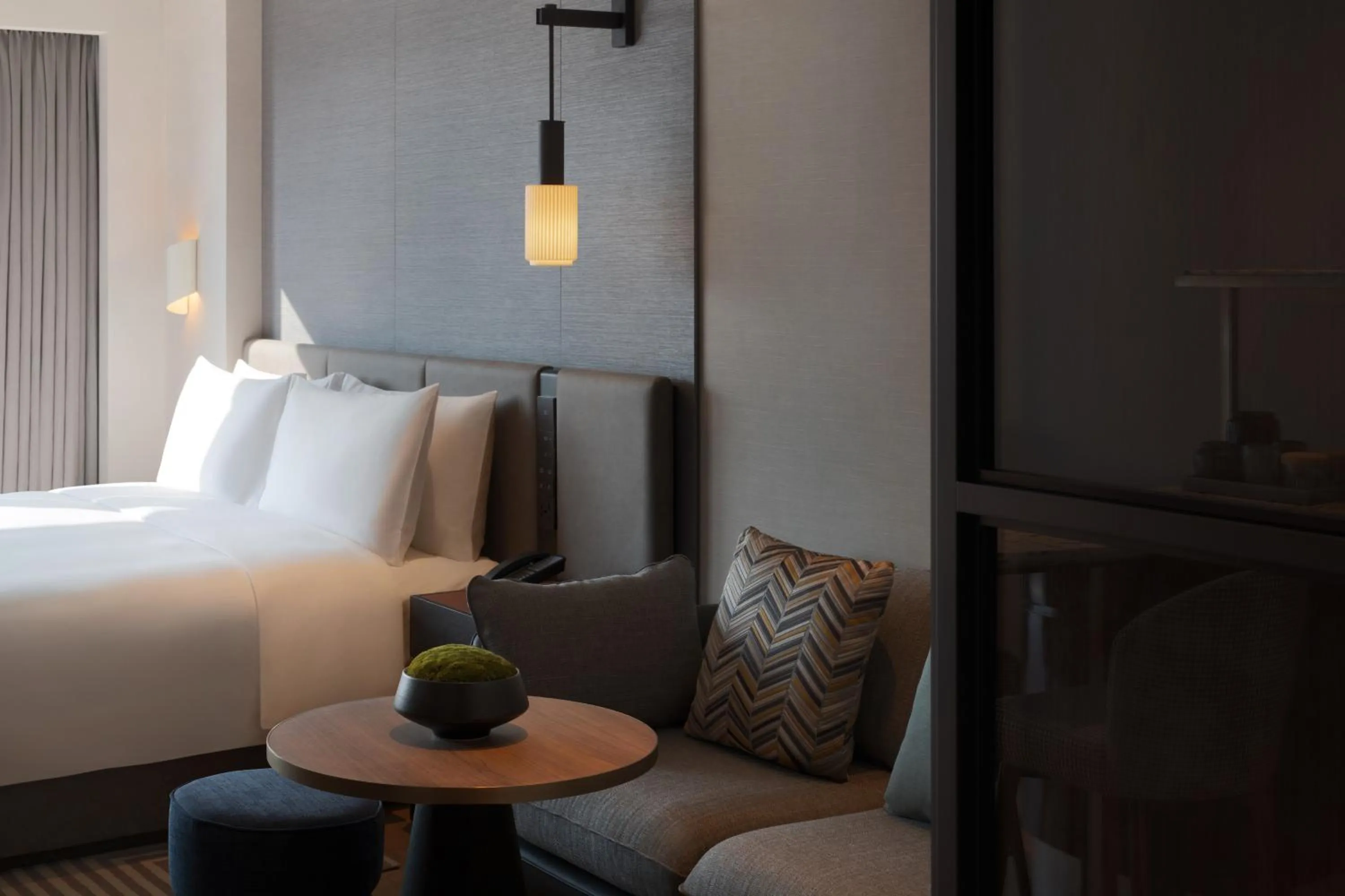 Bedroom, Bed in New World Guangzhou Hotel