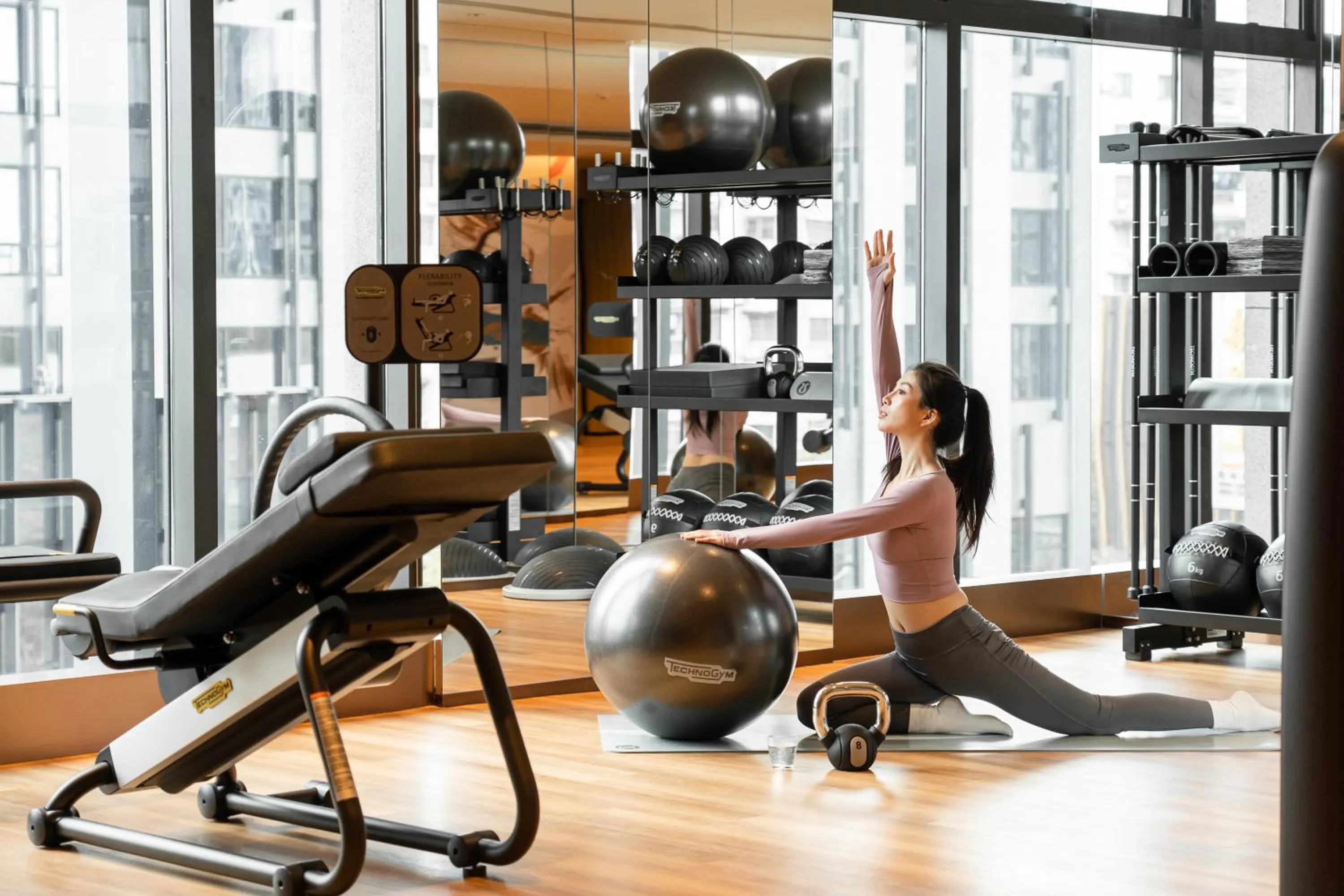 Fitness centre/facilities in New World Guangzhou Hotel