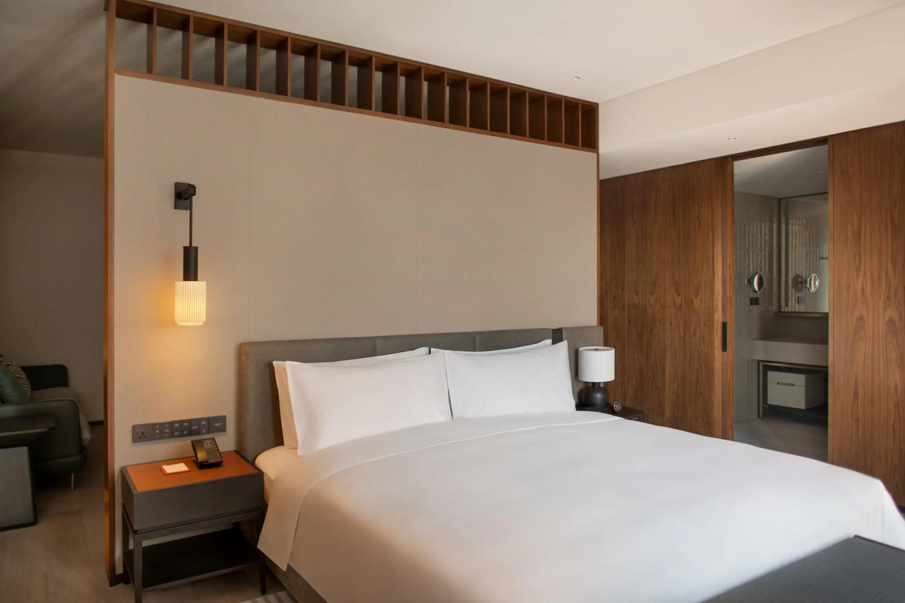 Bedroom, Bed in New World Guangzhou Hotel