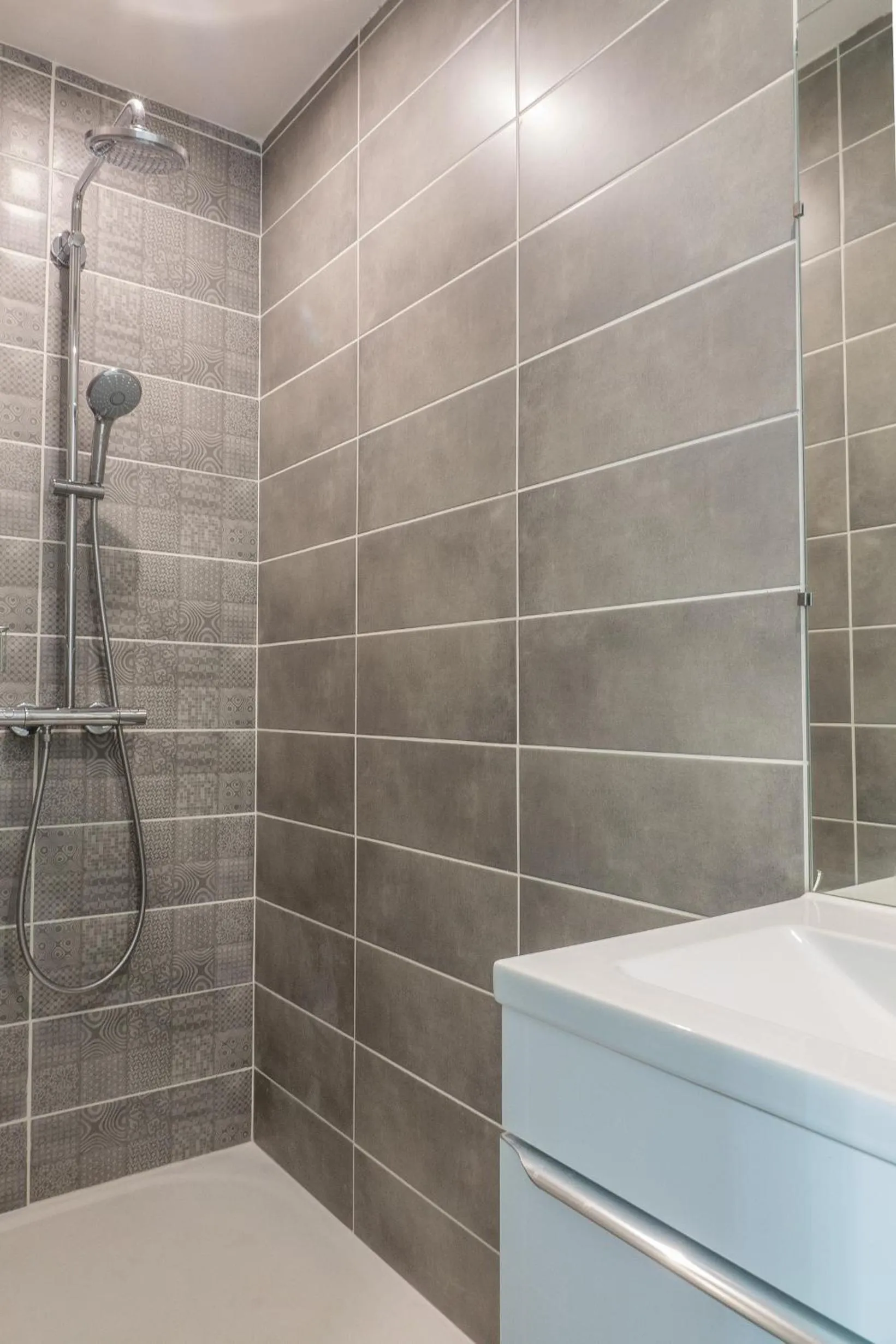 Bathroom in Hôtel Domaine des Pierres Dorées