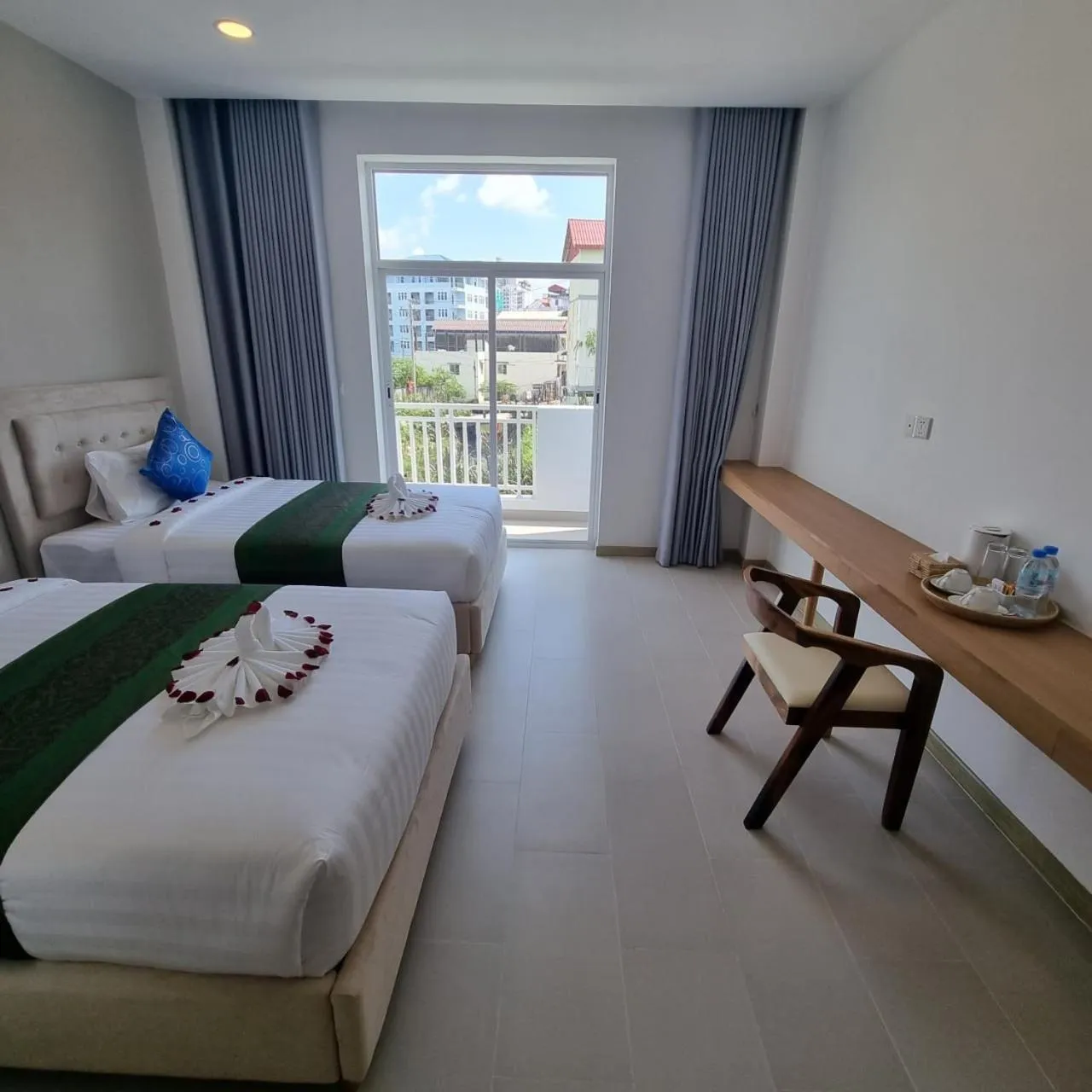 Balcony/Terrace, Bed in Da San Hotel