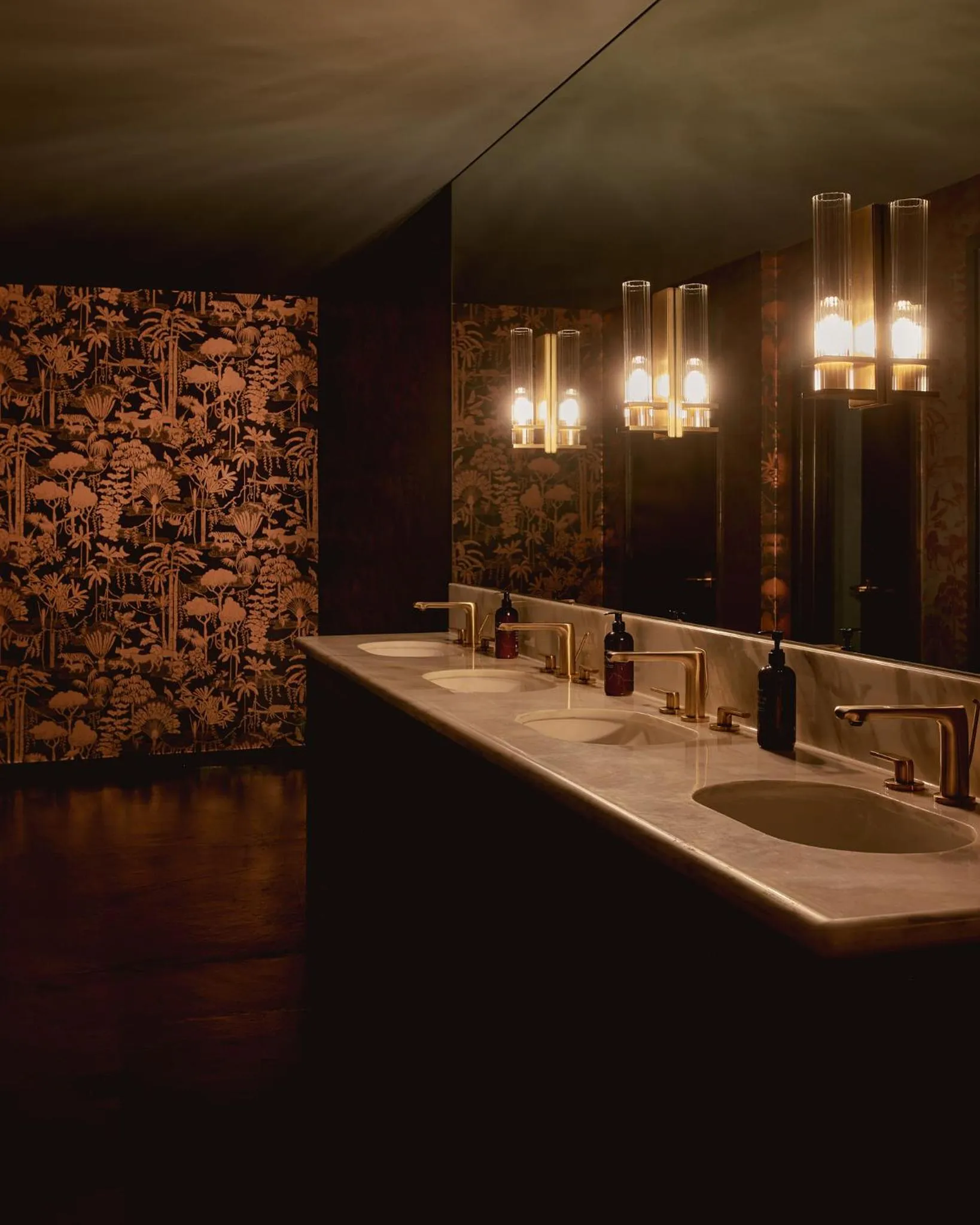 Public Bath in Hotel Lucine