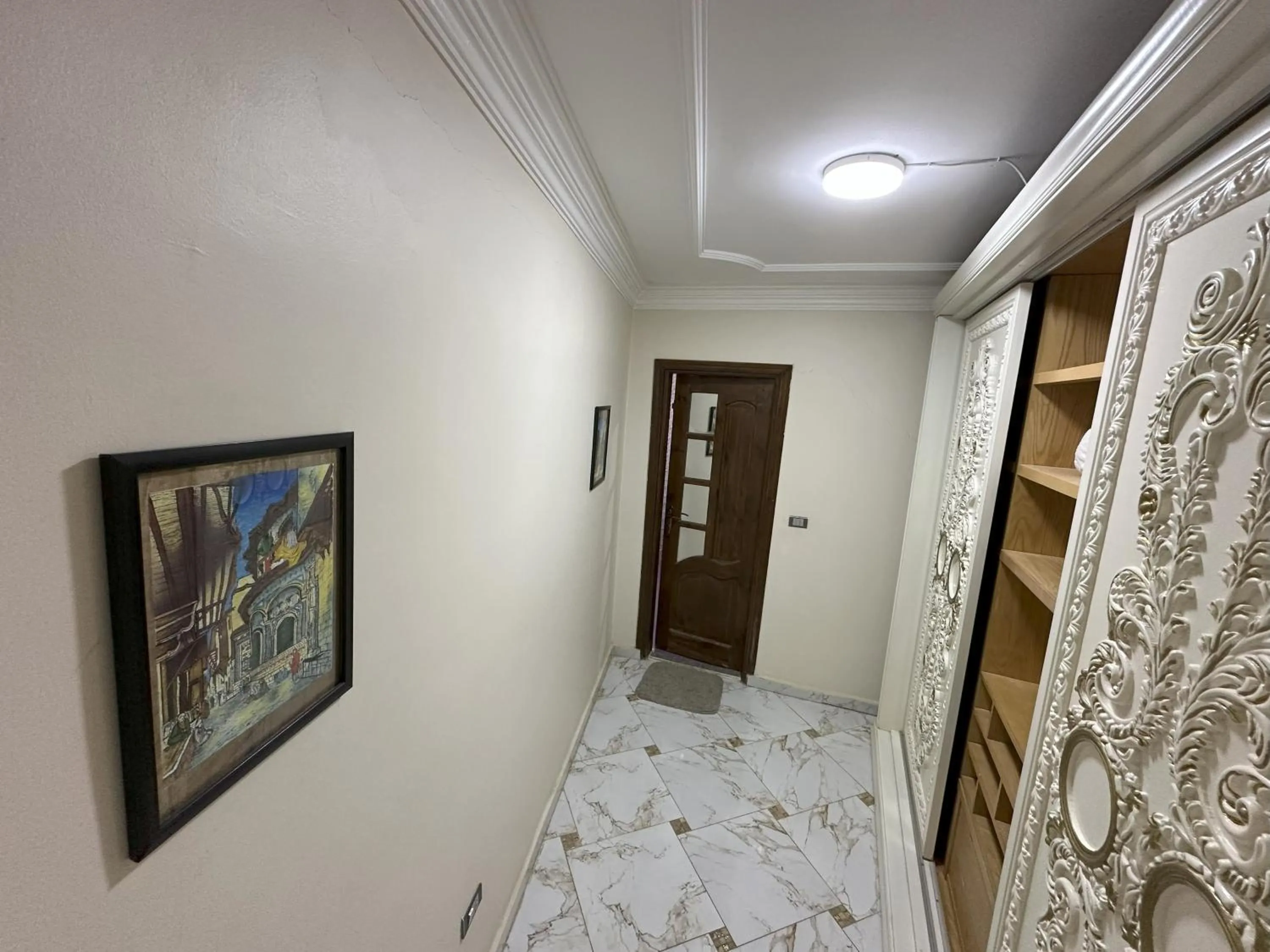 wardrobe in Chez l'ami hotel