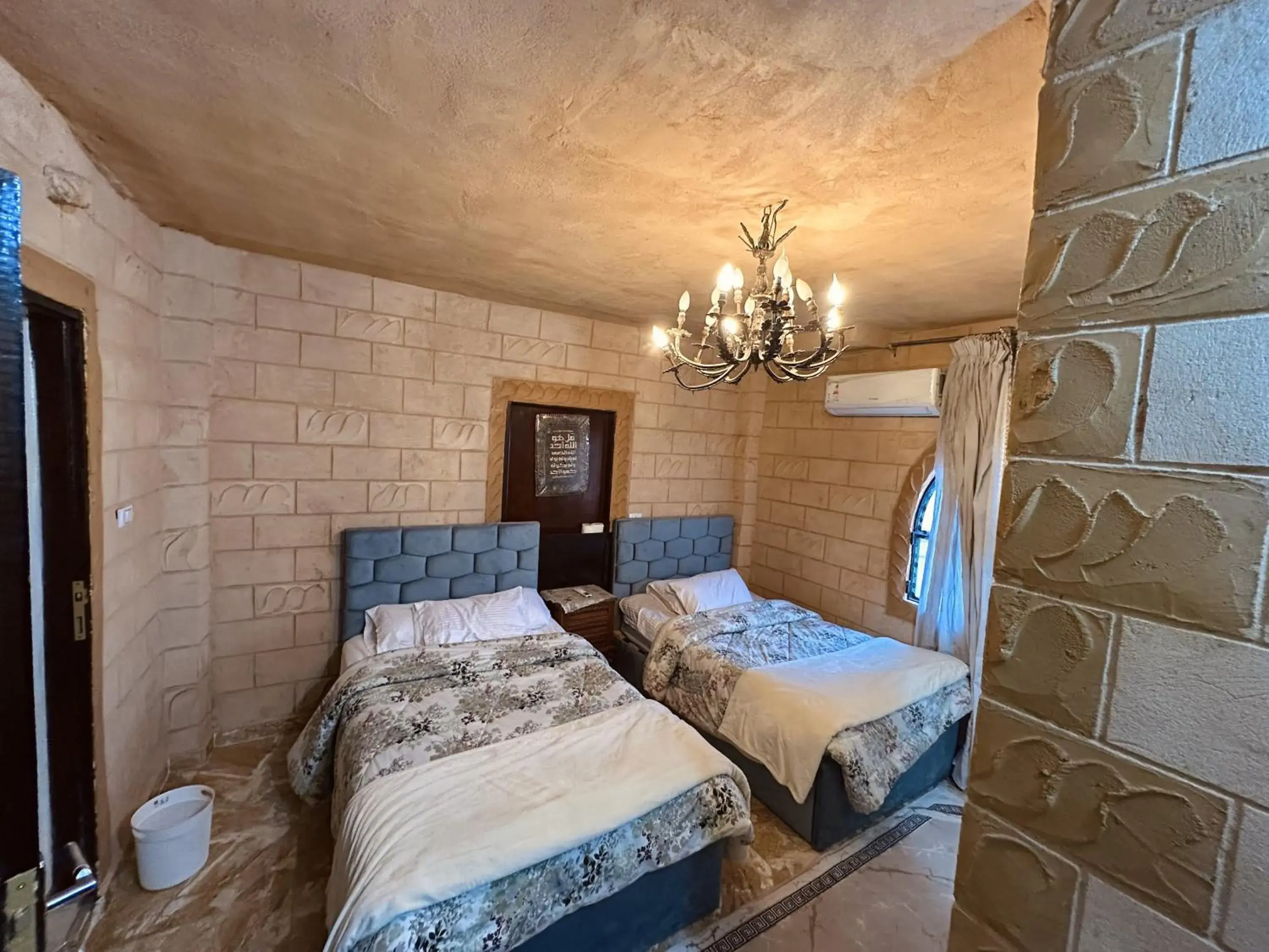 Budget Double or Twin Room in Chez l'ami hotel Budget Double or Twin Room in Chez l'ami hotel