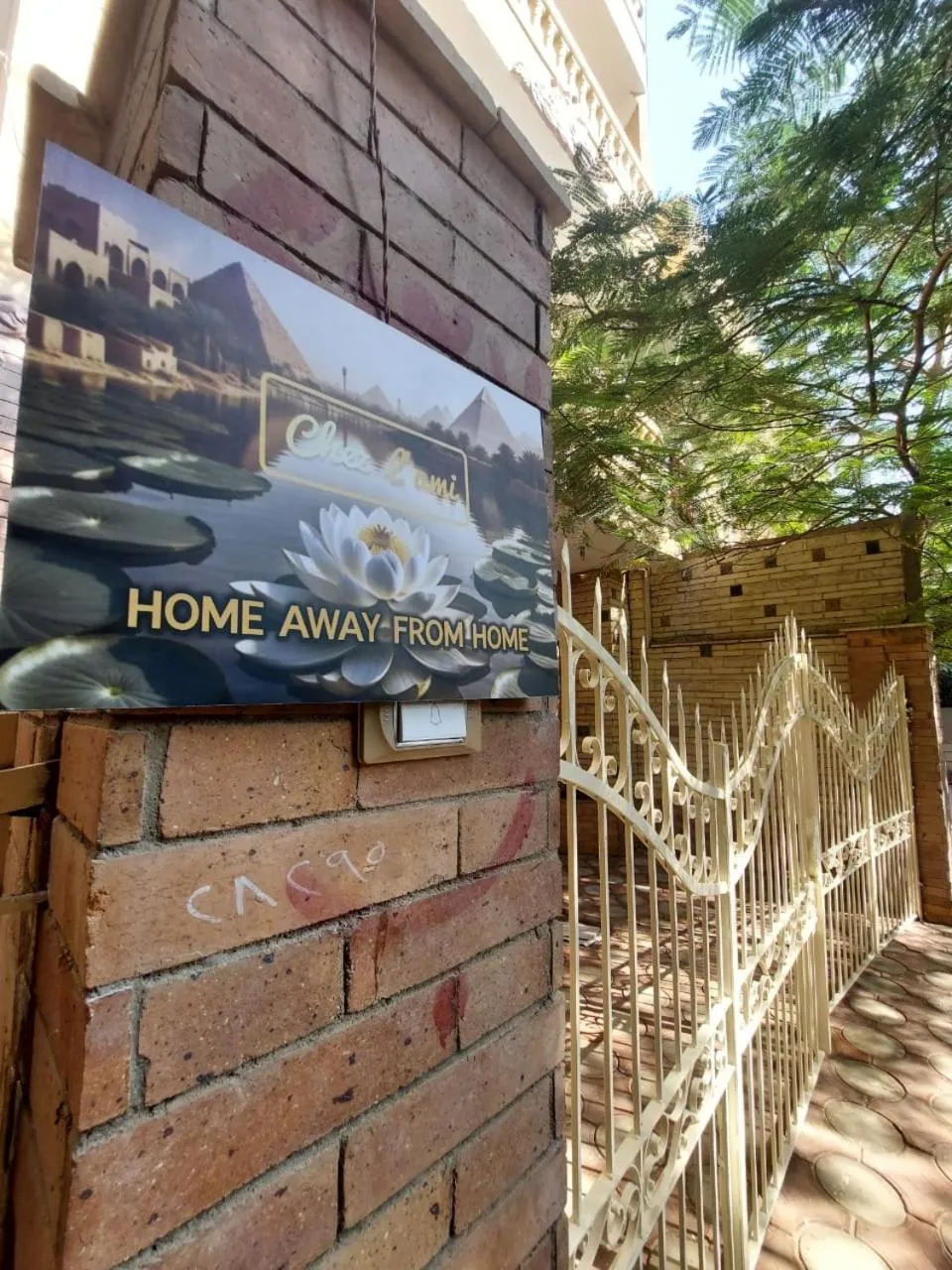 Property building in Chez l'ami hotel