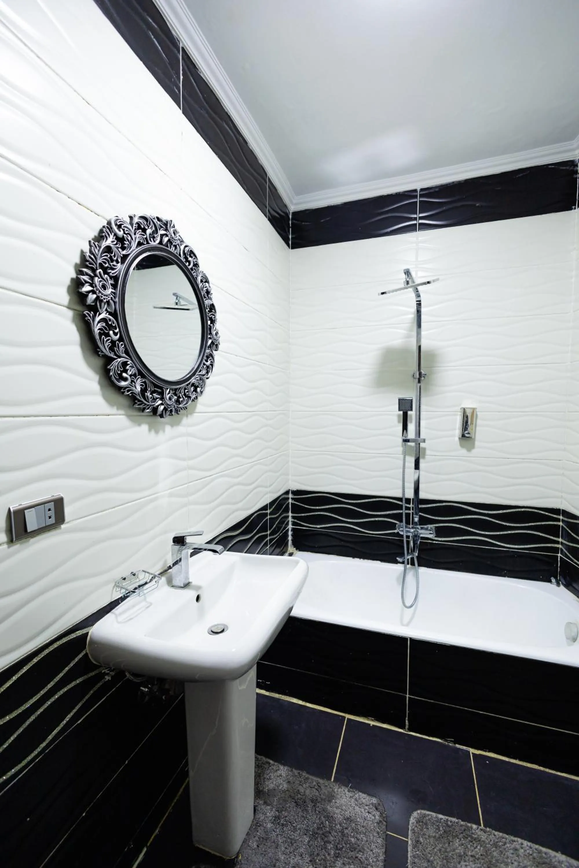 Bathroom in Chez l'ami hotel