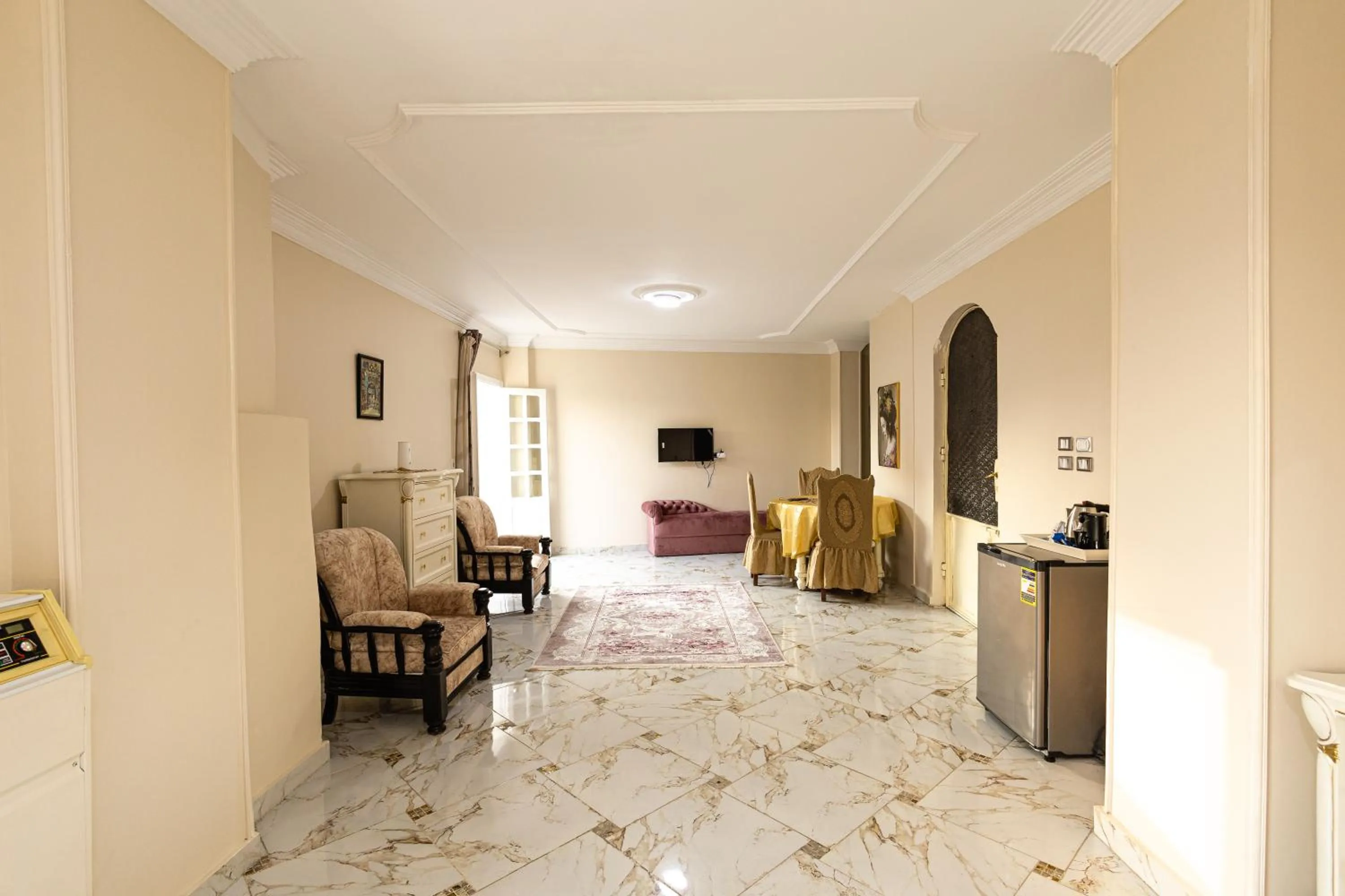 Bedroom in Chez l'ami hotel