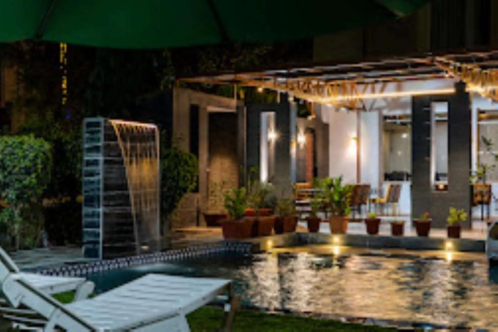 Property building, Swimming Pool in Hotel Mukund Villas