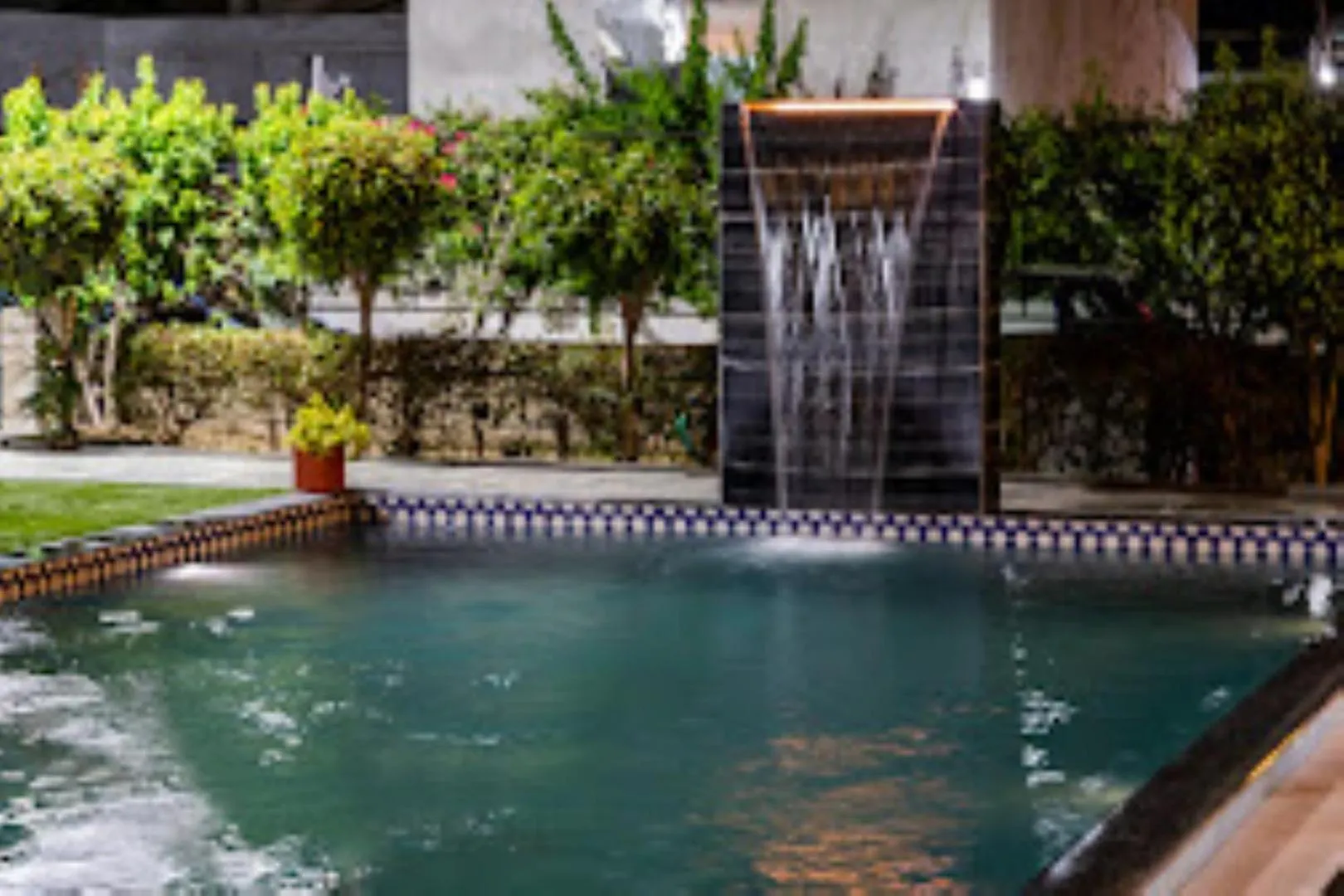 Pool view, Swimming Pool in Hotel Mukund Villas