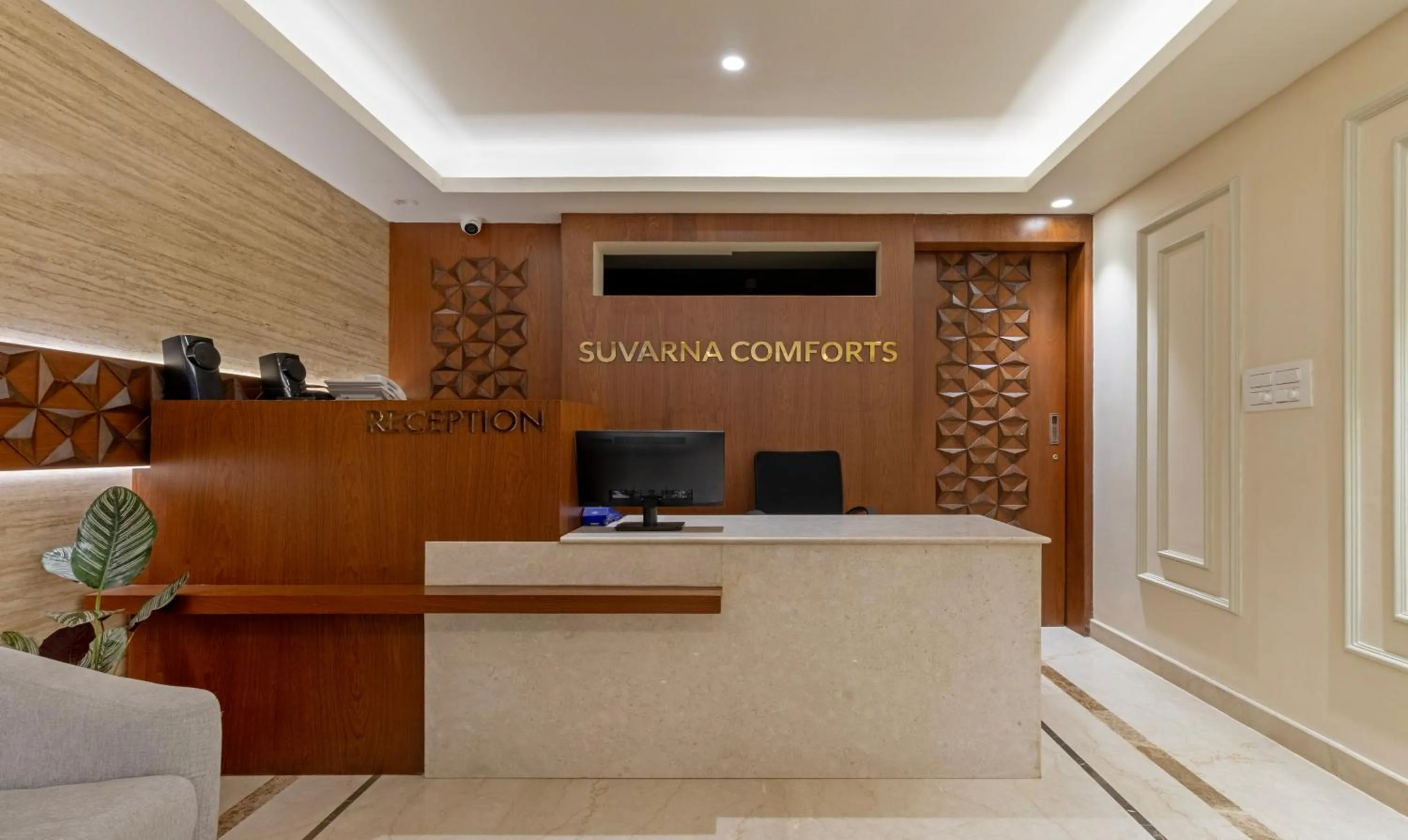 Lobby or reception in Treebo Suvarna Comforts