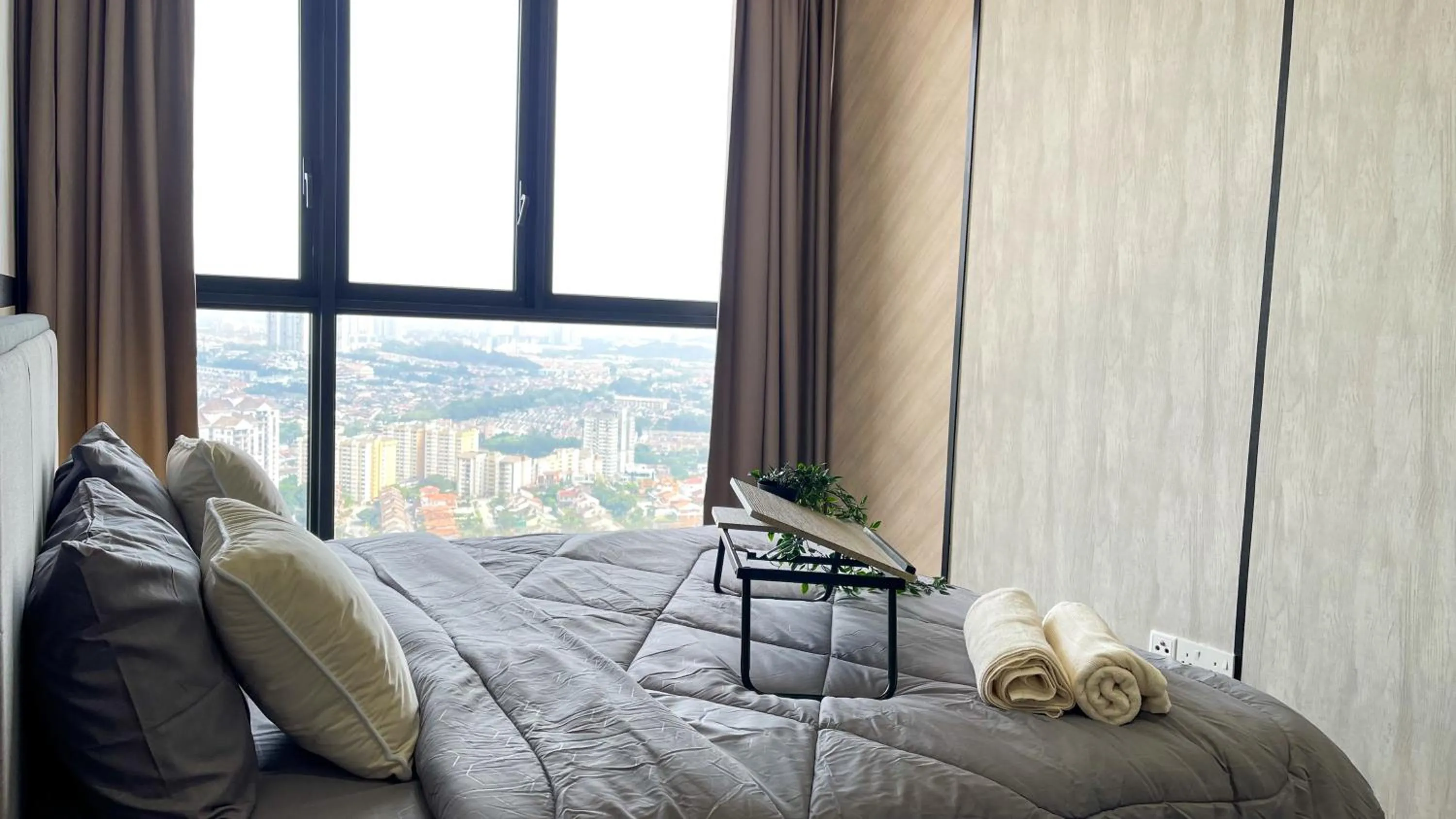 Bed in Millerz Square Kuala Lumpur by Synergy