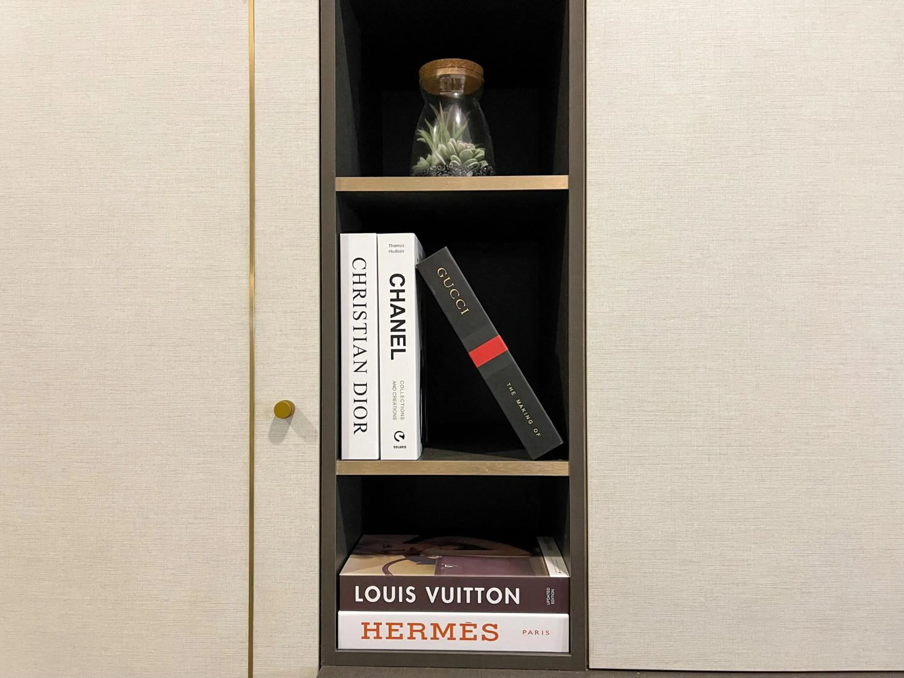 Library in Millerz Square Kuala Lumpur by Synergy