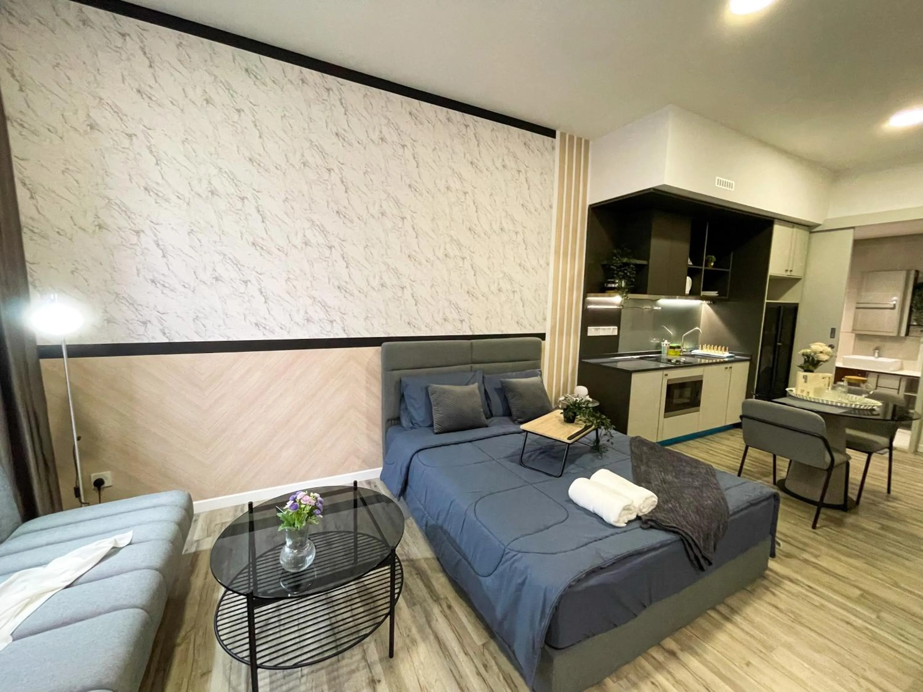 Photo of the whole room, Bed in Millerz Square Kuala Lumpur by Synergy