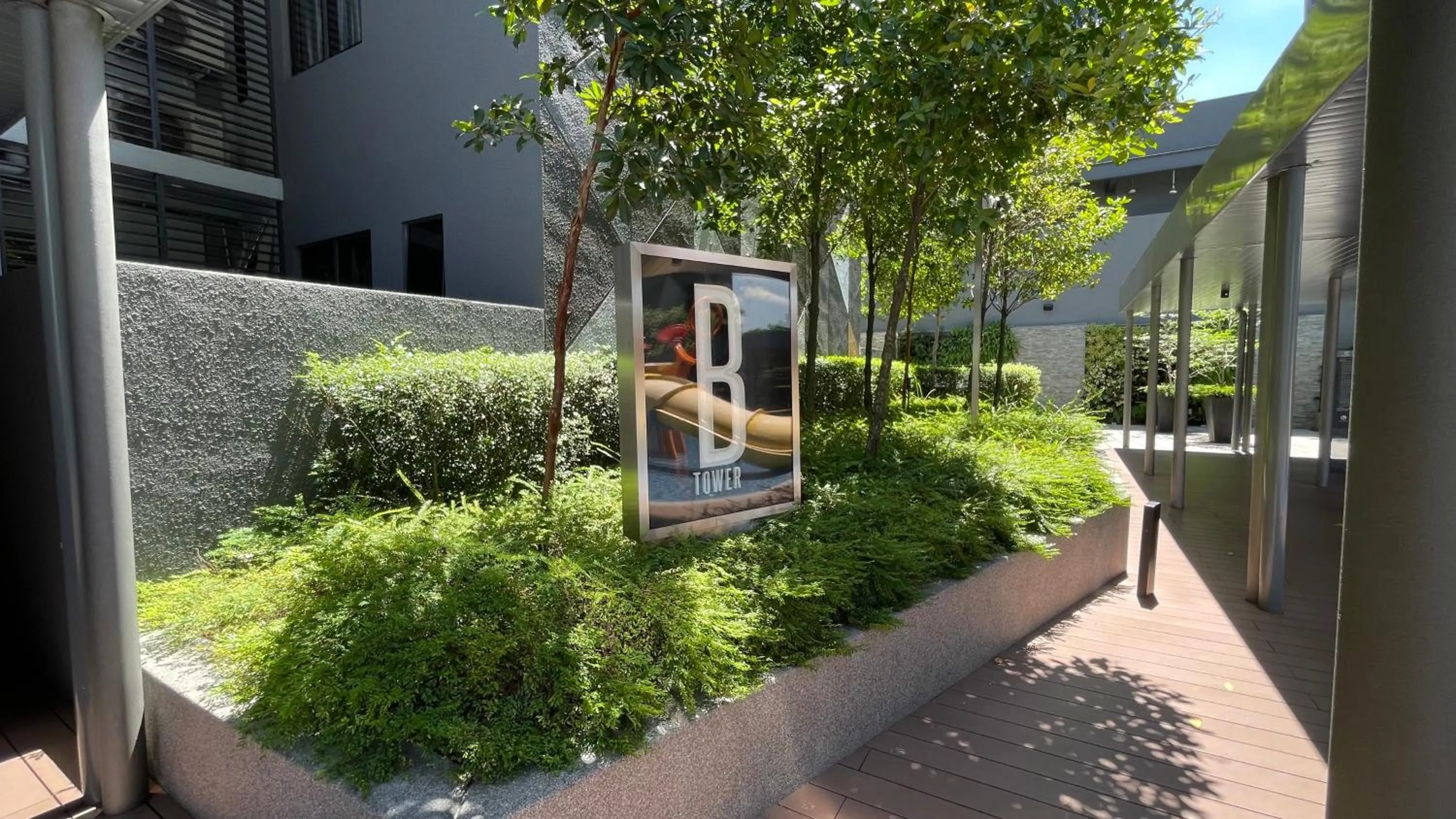 Garden in Millerz Square Kuala Lumpur by Synergy