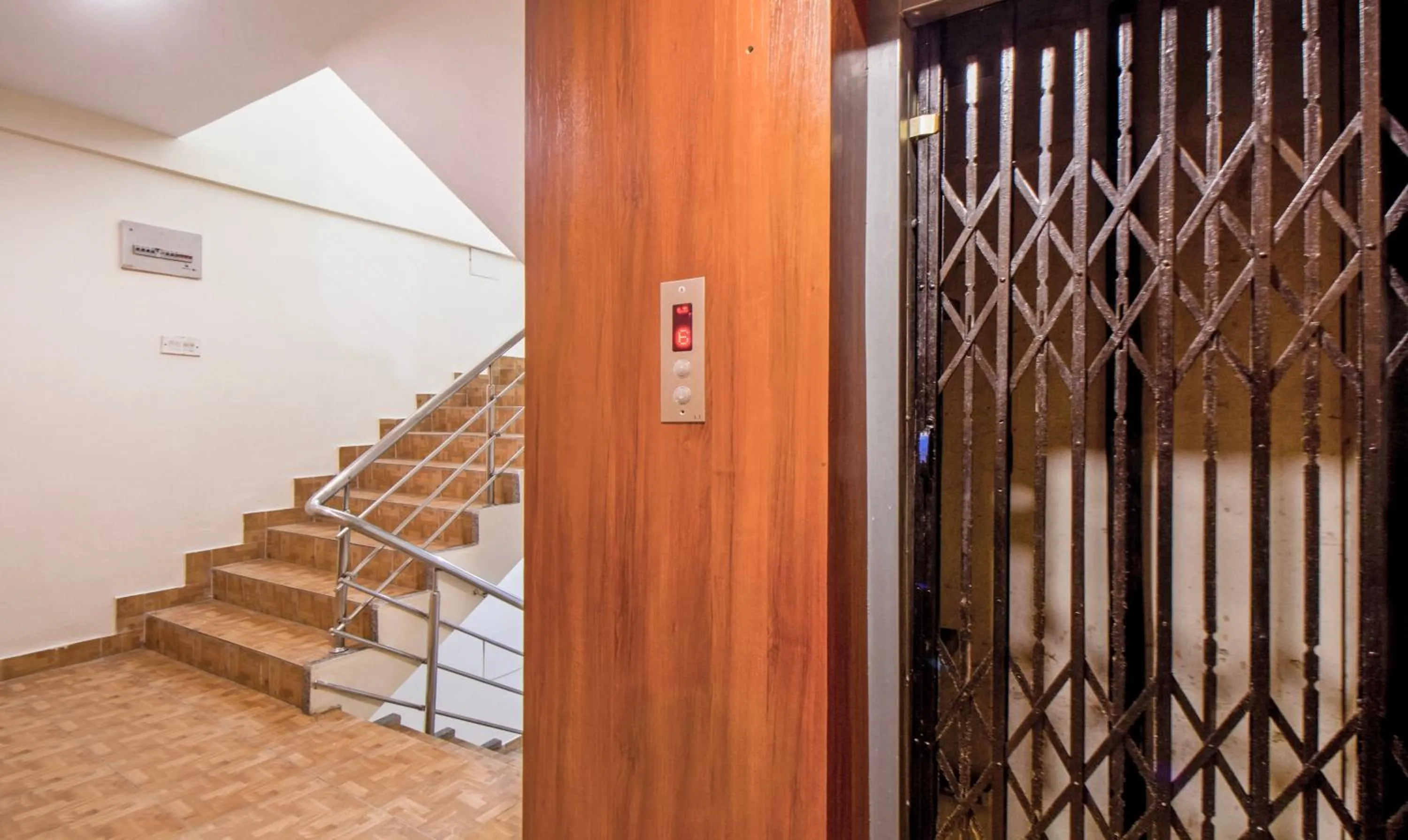 elevator in Treebo Royal Orbit, Metropoliton