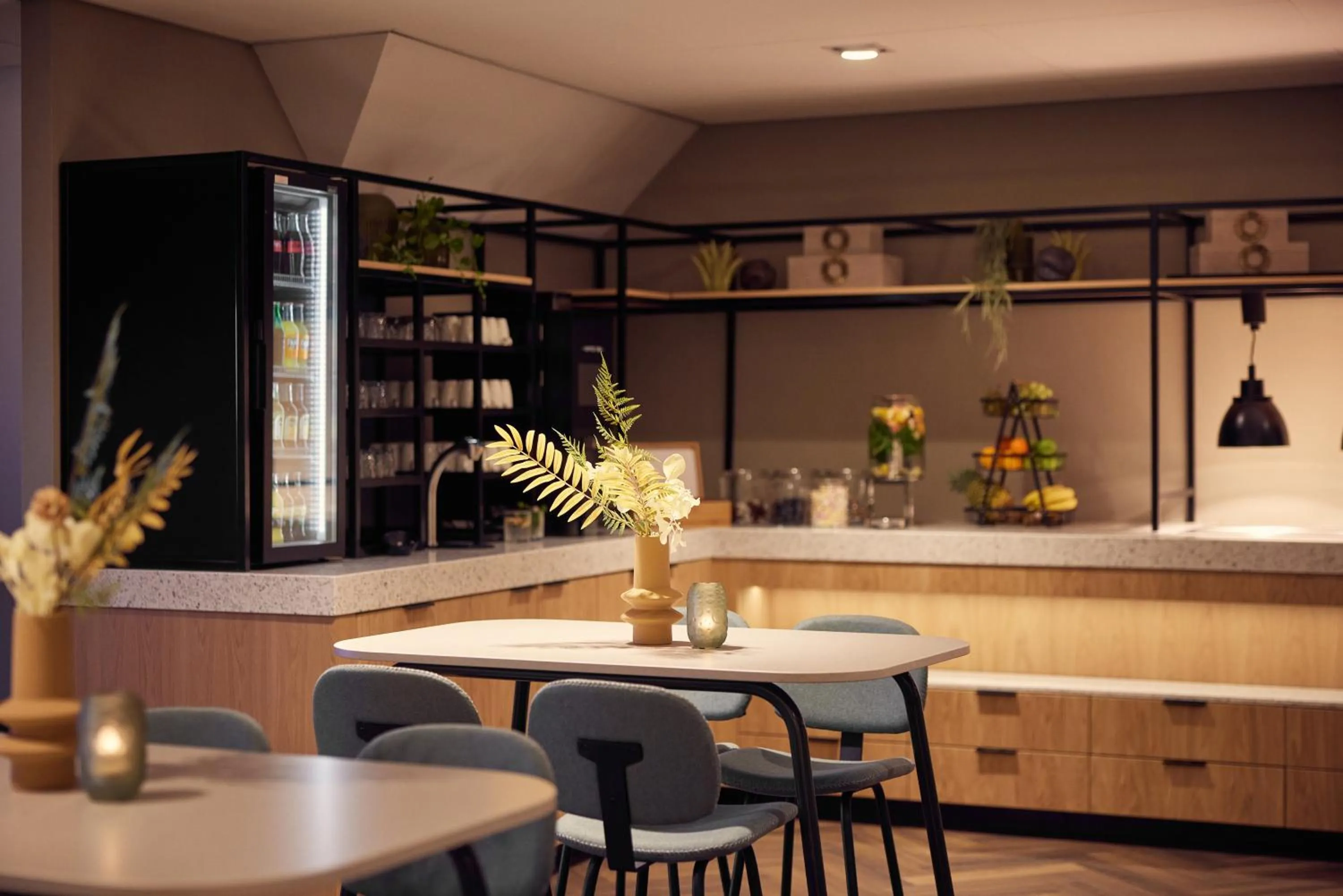 Lounge or bar in Van der Valk Hotel Stein Urmond