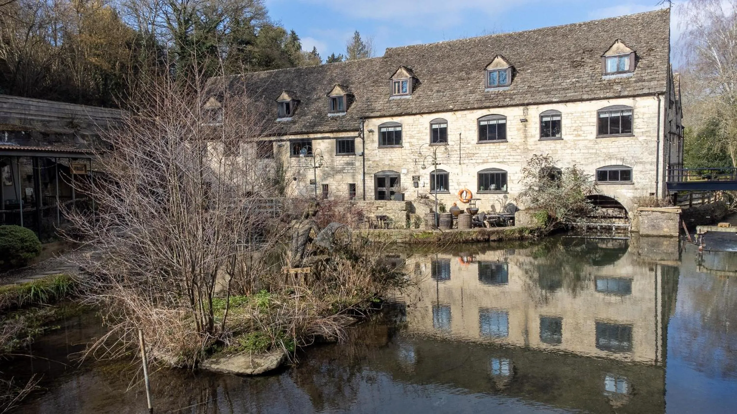Property building in Egypt Mill Hotel and Restaurant