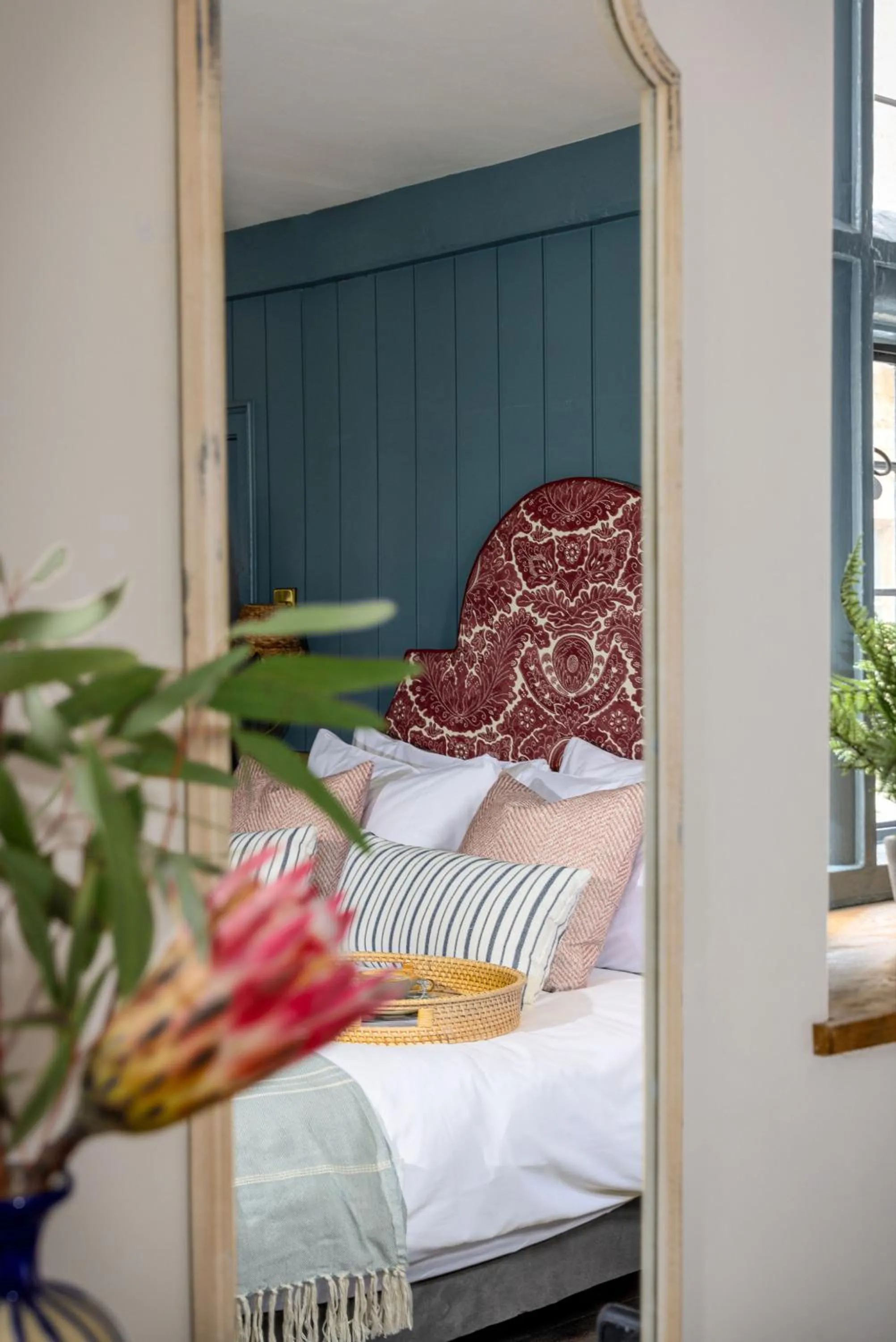 Bed in Egypt Mill Hotel and Restaurant