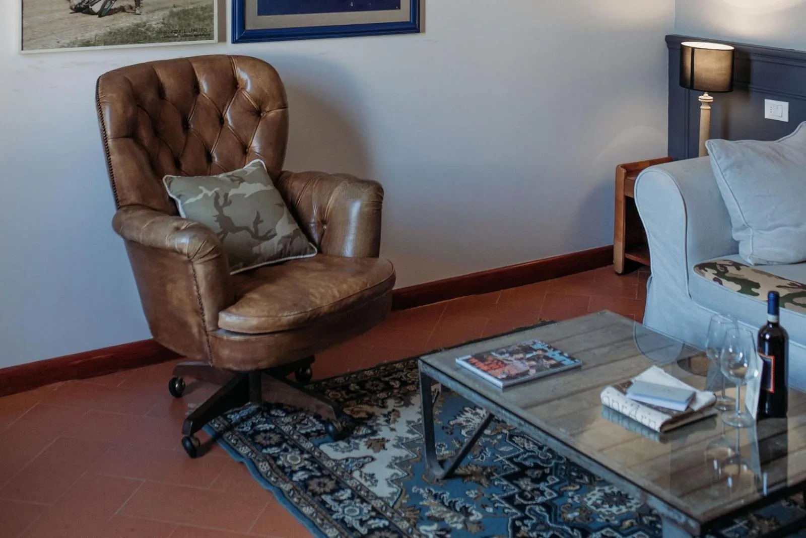 Decorative detail in Soprarno Suites