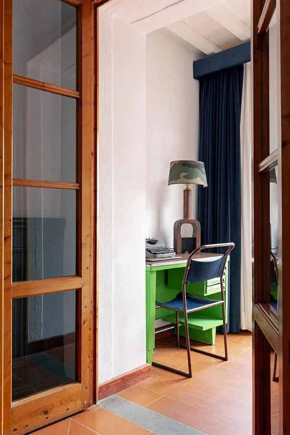 Area and facilities in Soprarno Suites