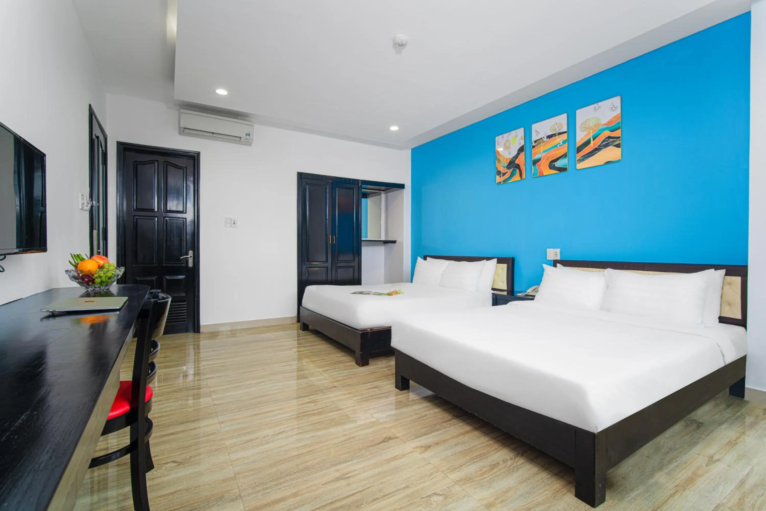 Bed in La Maison Danang Beach Hotel