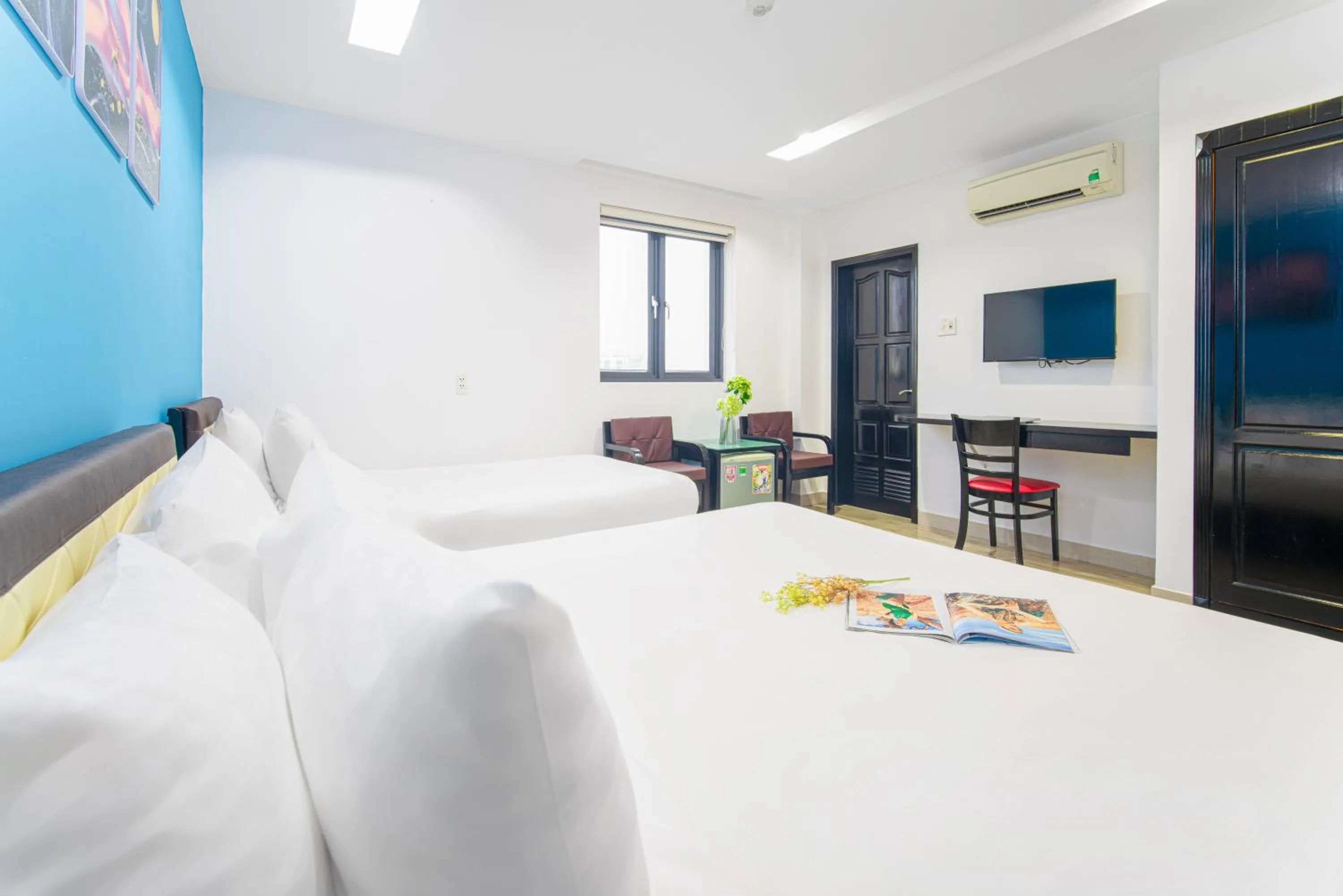 Bed in La Maison Danang Beach Hotel