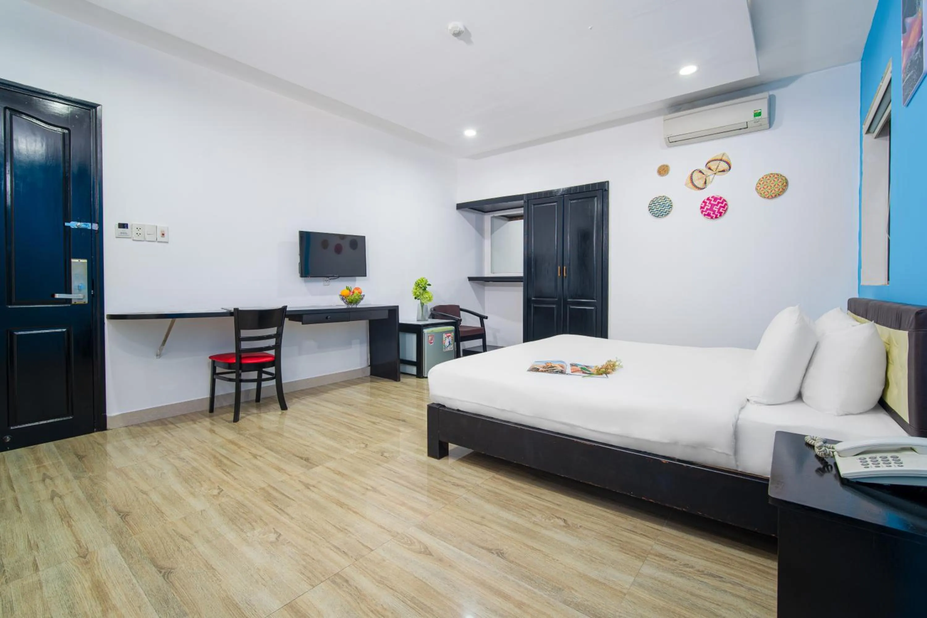 Bed in La Maison Danang Beach Hotel