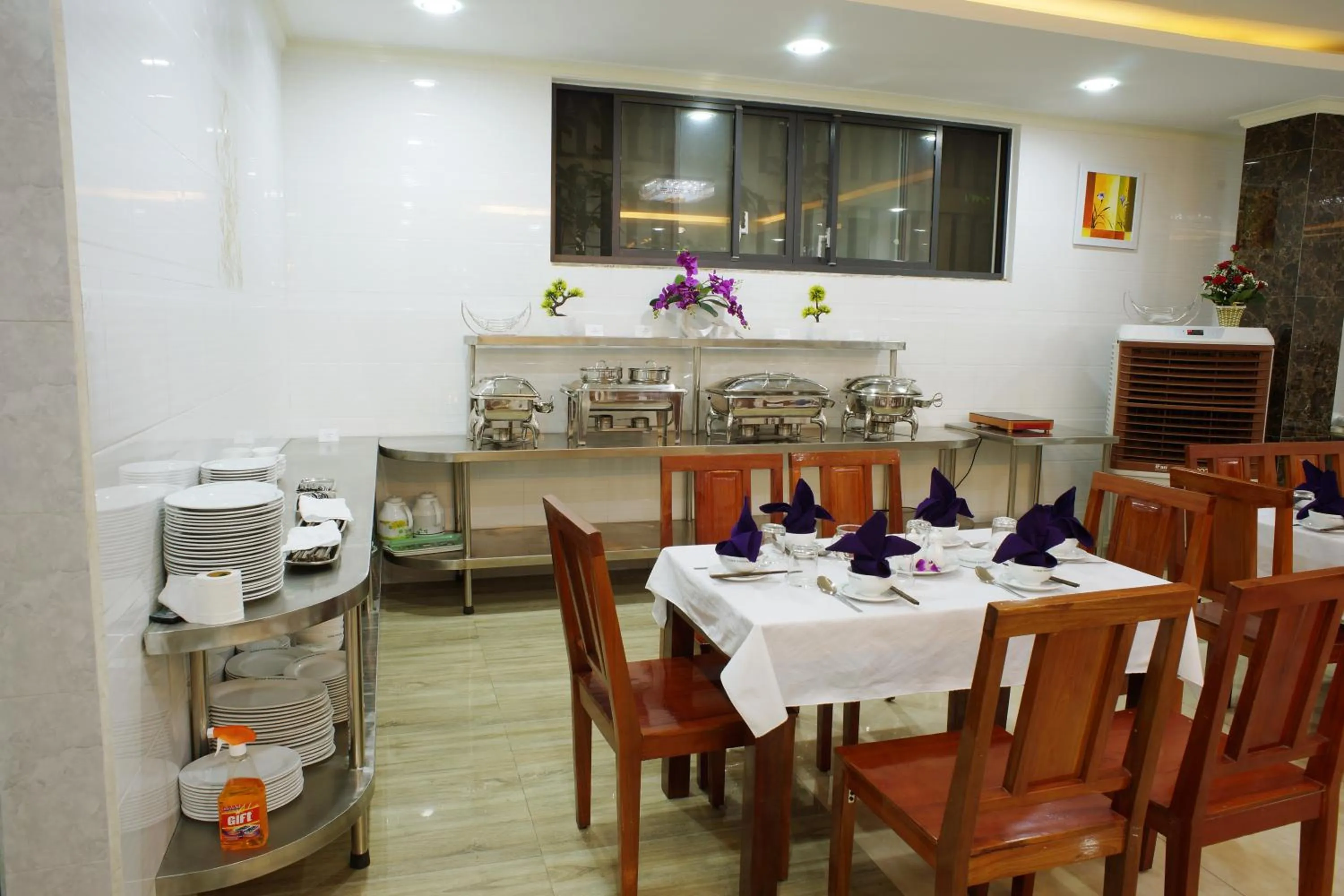 Restaurant/places to eat in La Maison Danang Beach Hotel