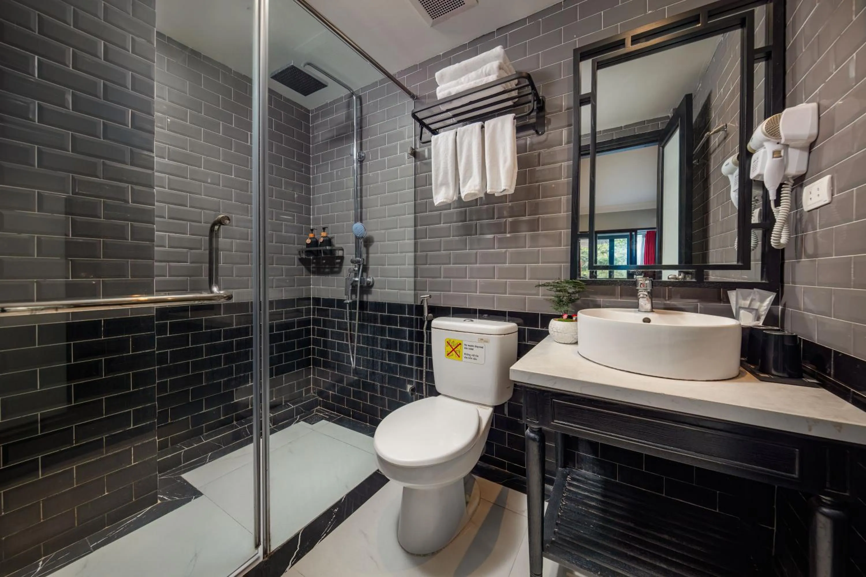 Shower in Hanoi Ancient Paradise Hotel