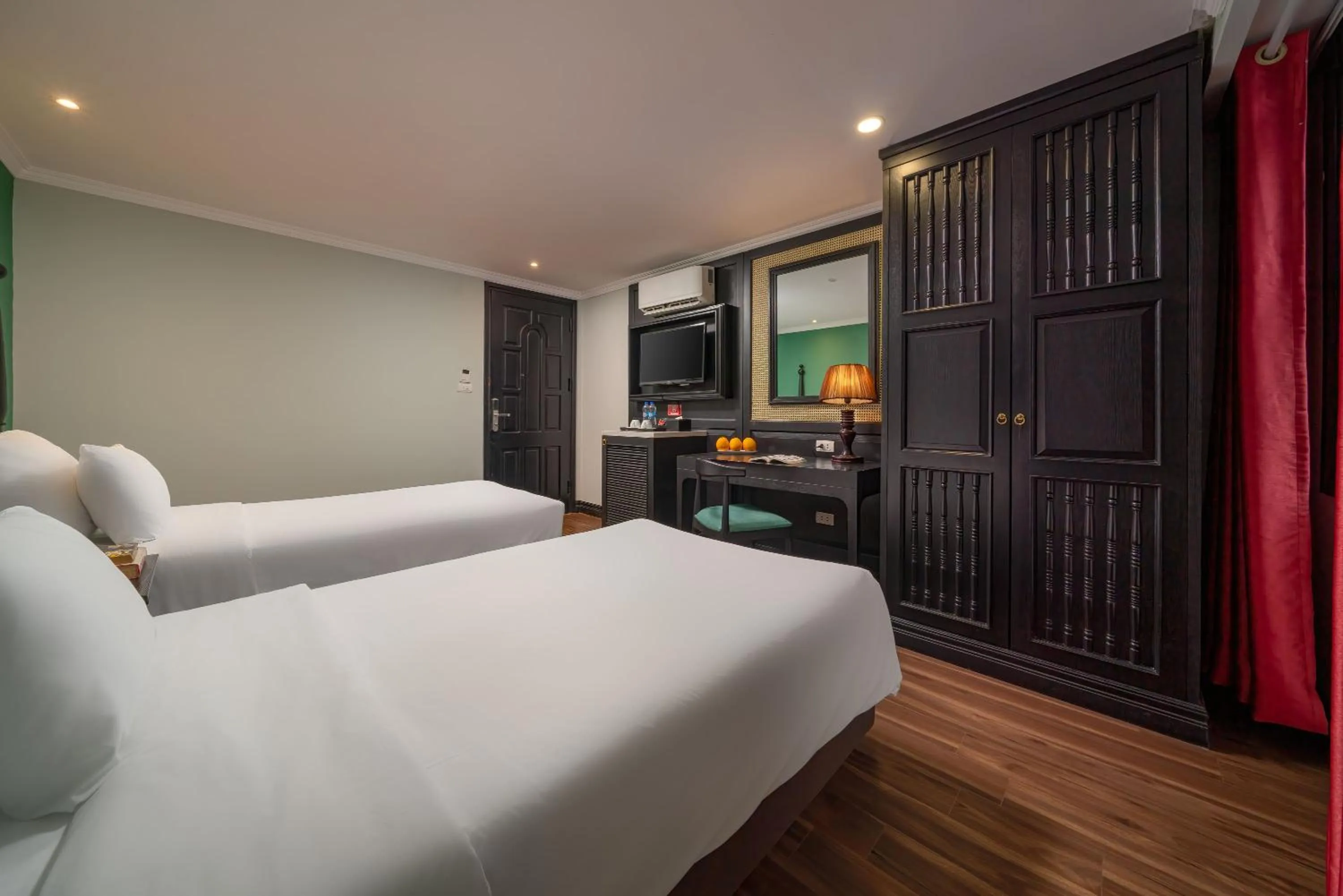 TV and multimedia, Bed in Hanoi Ancient Paradise Hotel