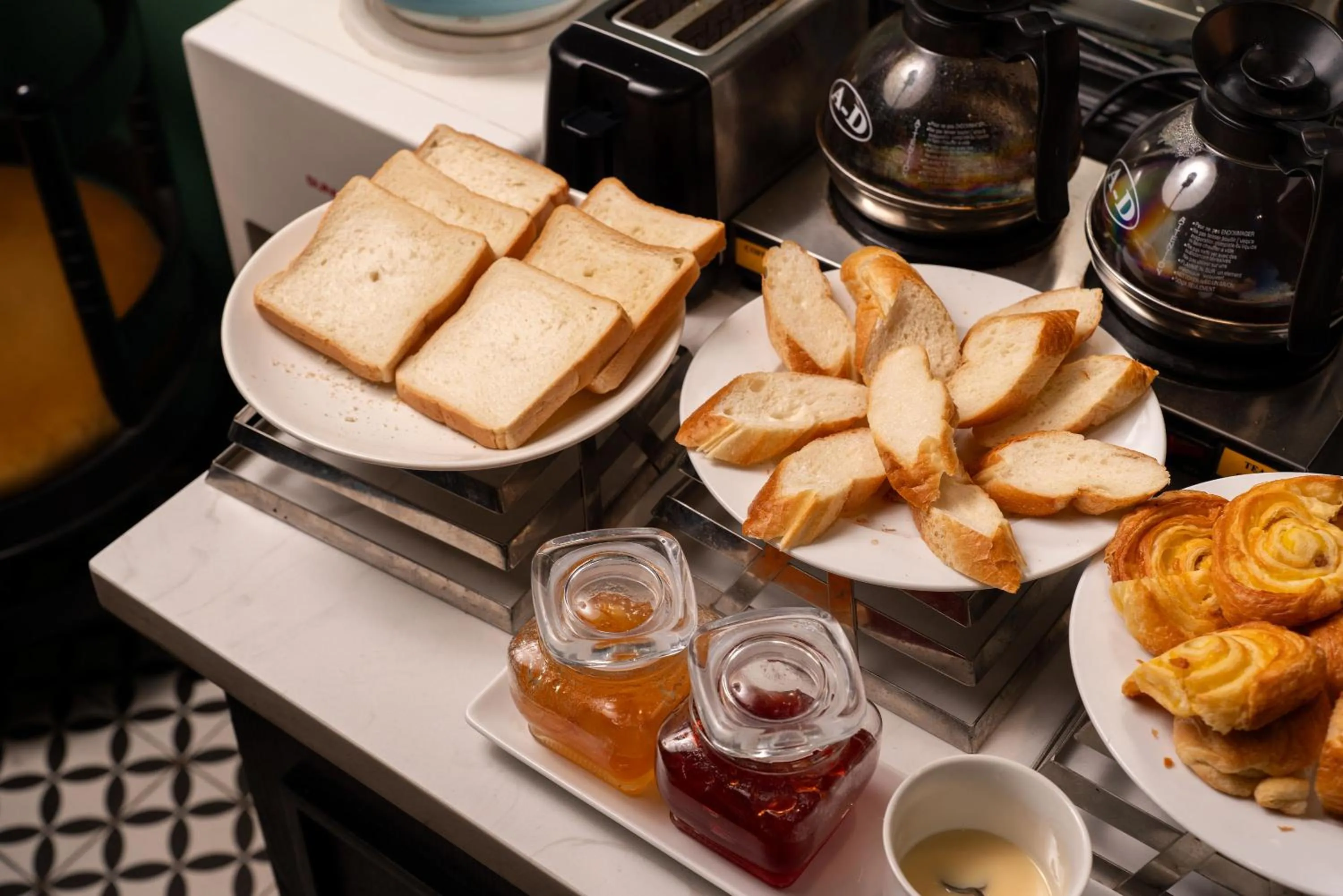 Food and drinks in Hanoi Ancient Paradise Hotel