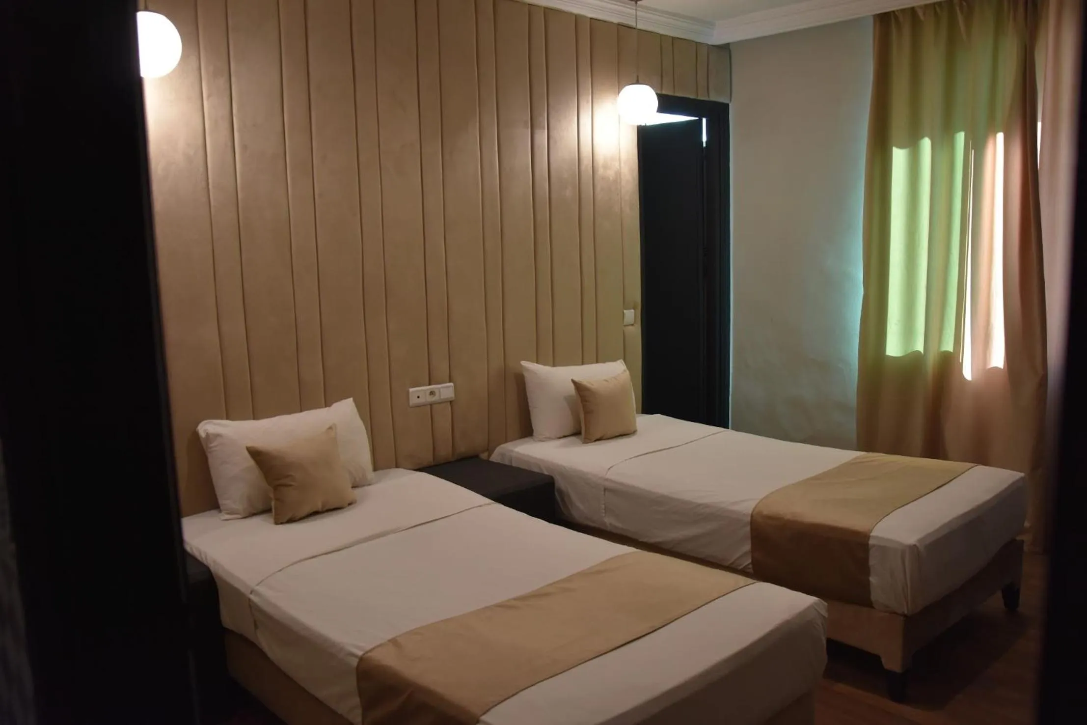 Bedroom, Bed in Cadé Hotel