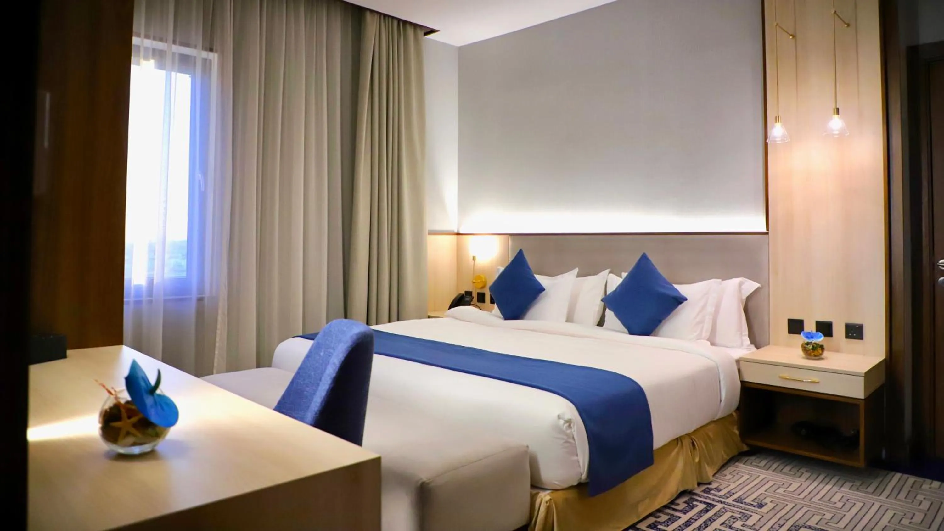 Bed in Five Seasons Hotel