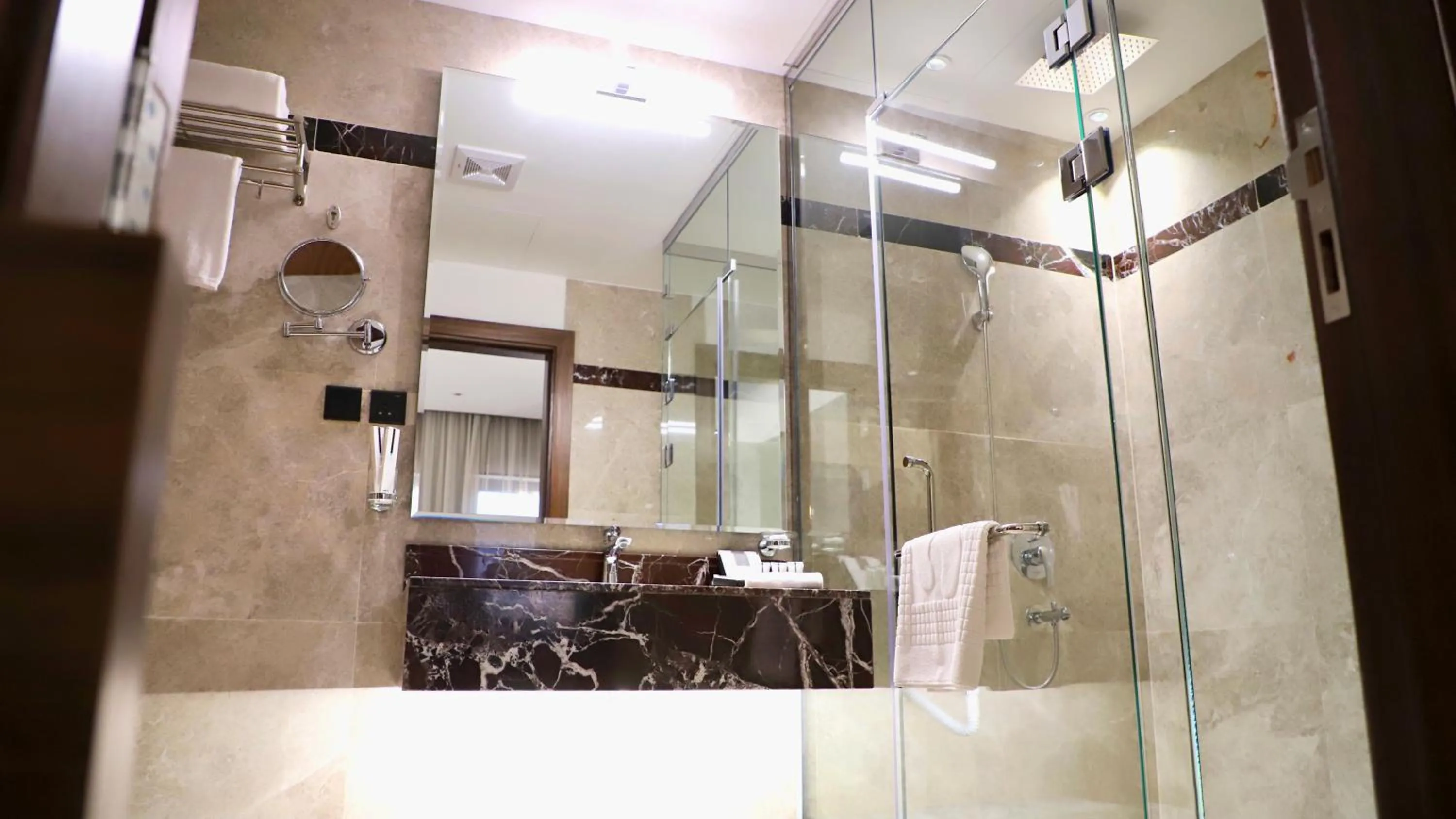 Shower in Five Seasons Hotel