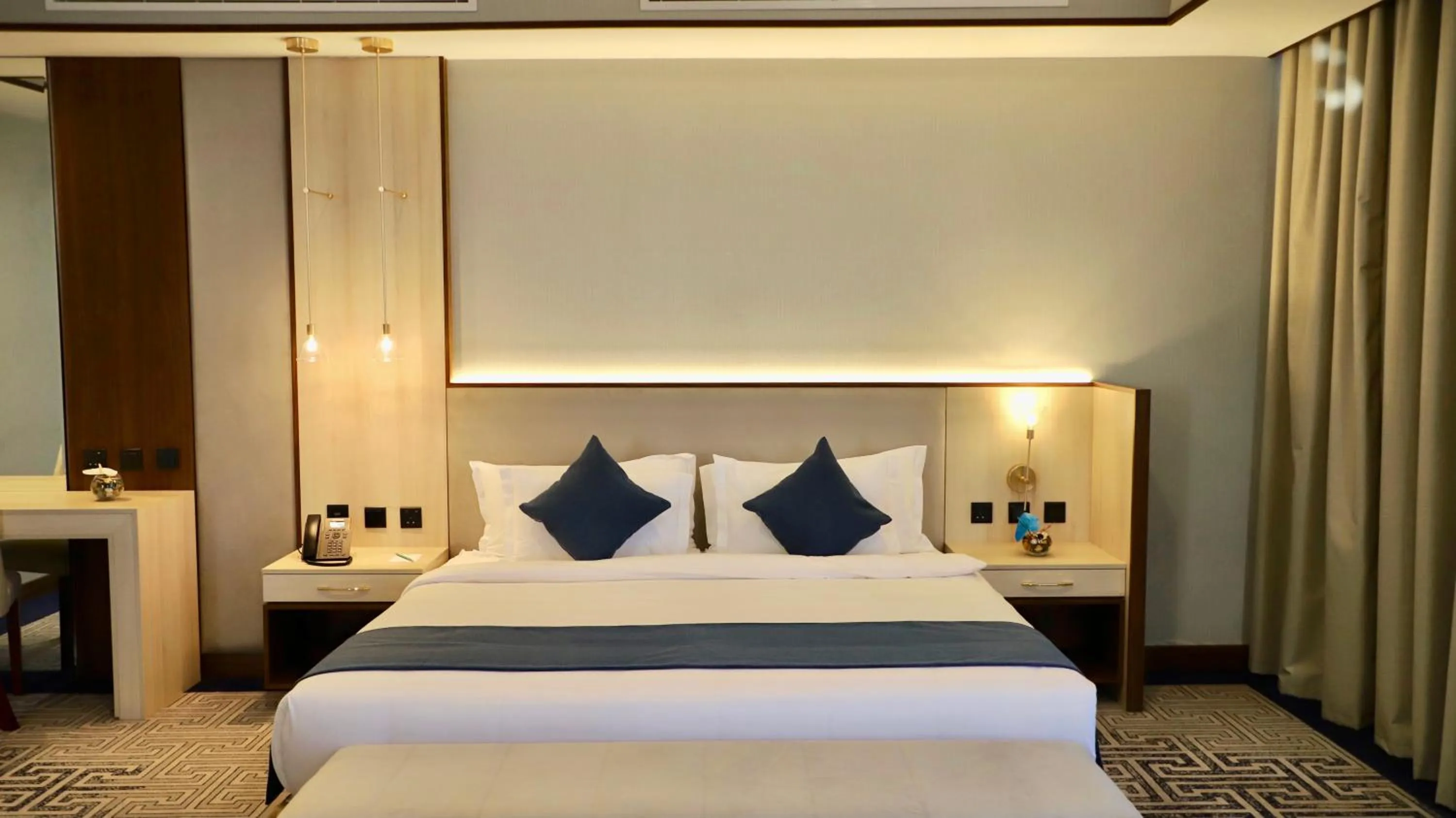 Bed in Five Seasons Hotel