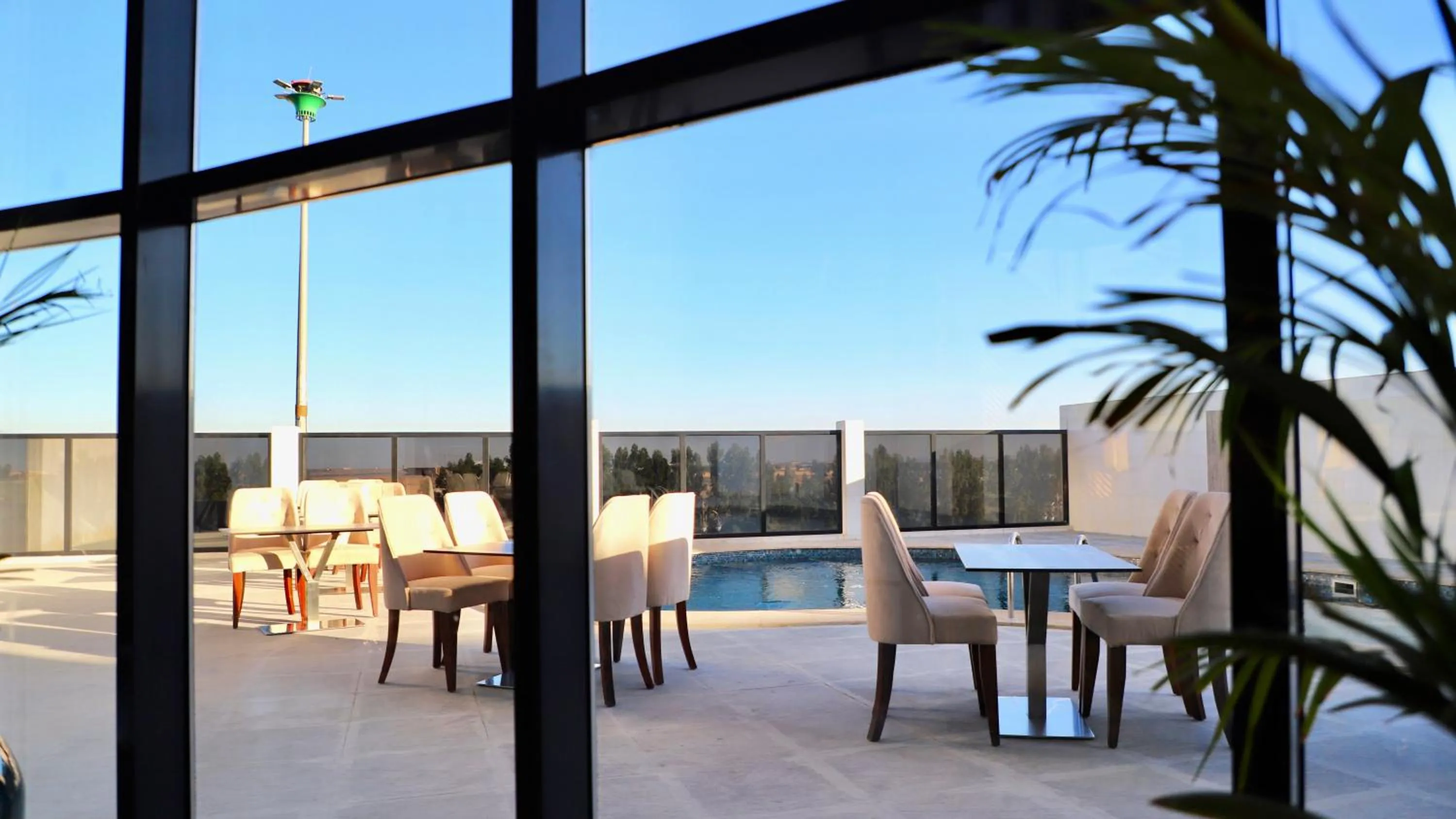 Restaurant/places to eat in Five Seasons Hotel