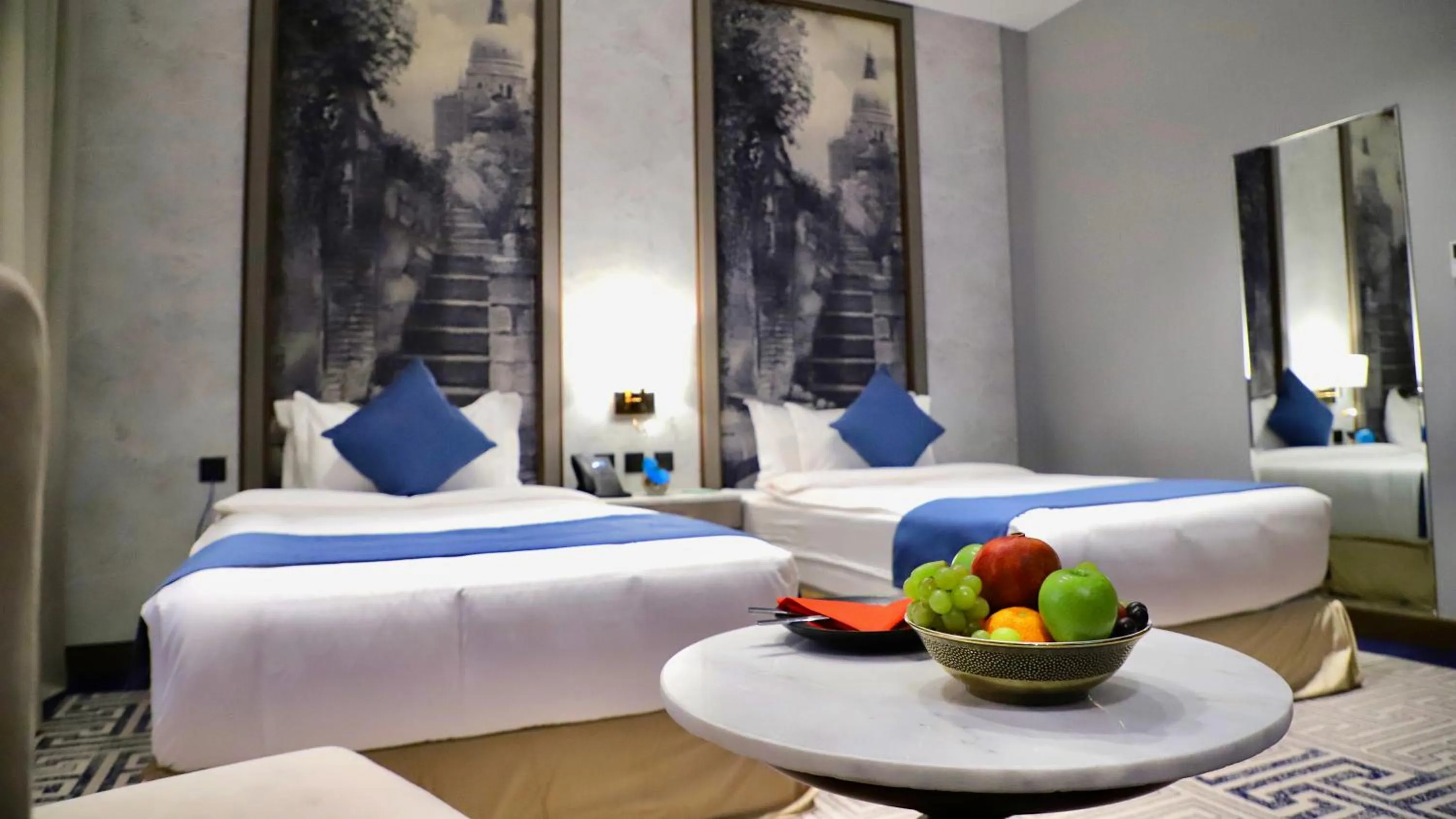 Bed in Five Seasons Hotel