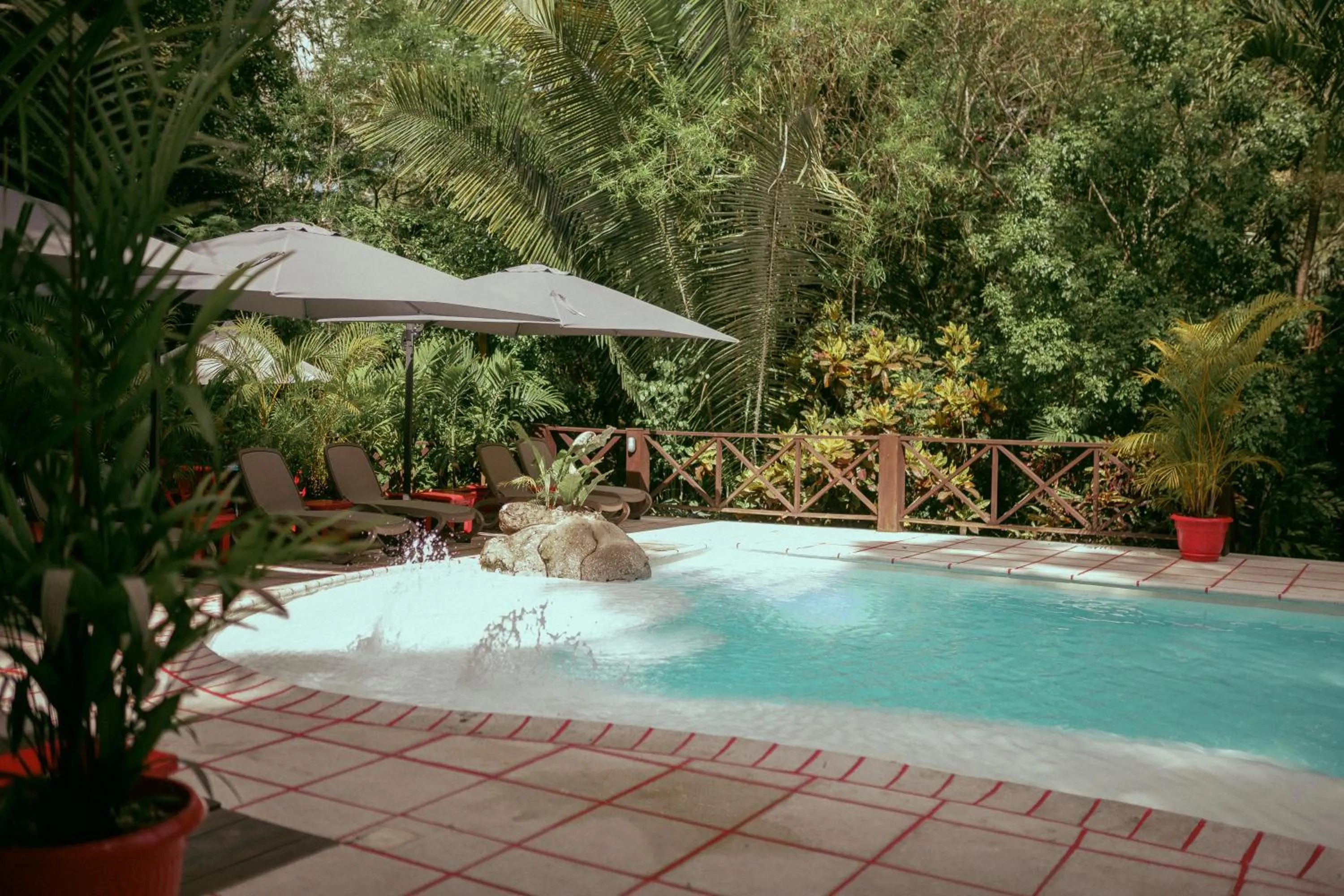 Swimming pool in Hotel Jungle Lodge Tikal