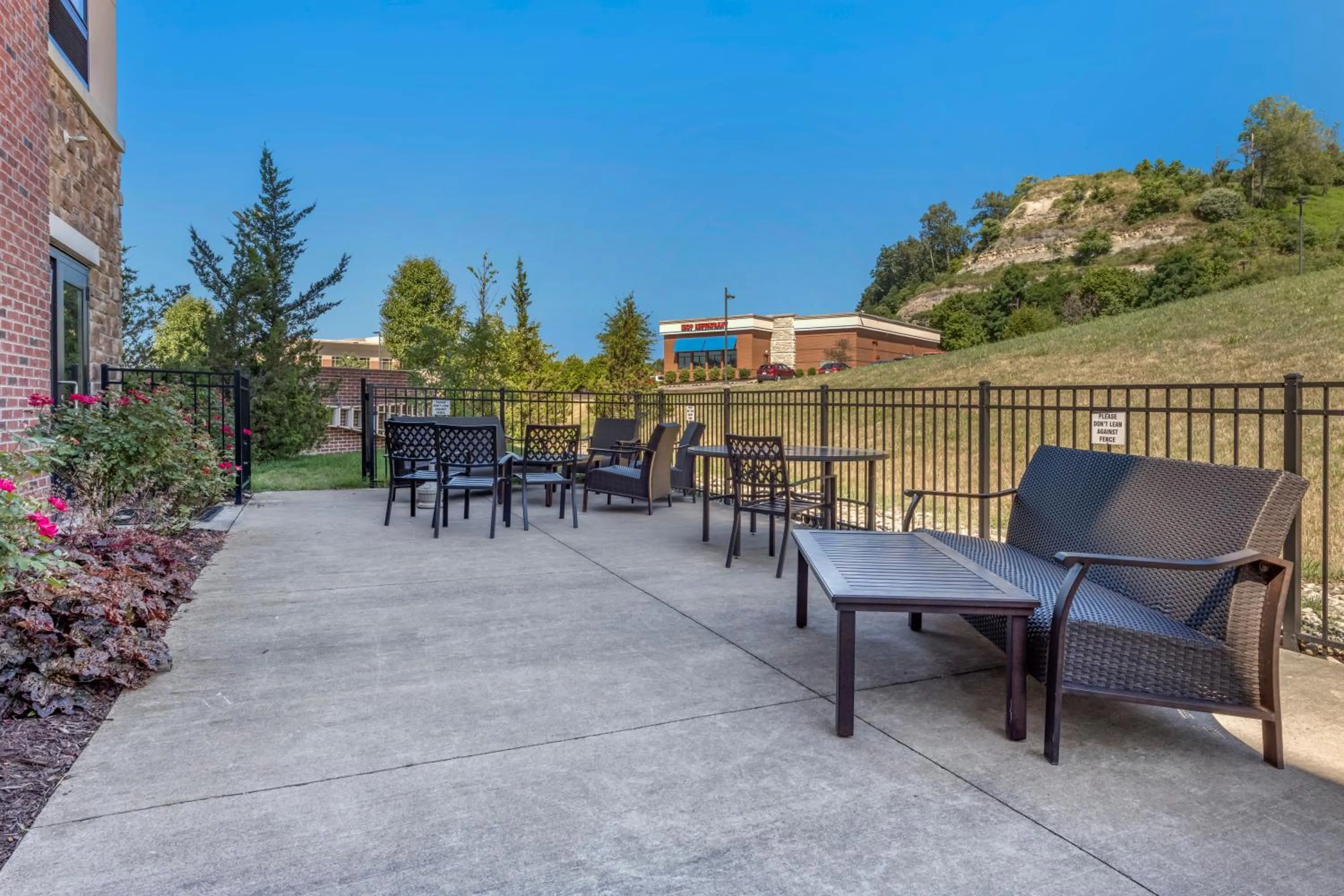 Patio in Comfort Suites Bridgeport - Clarksburg