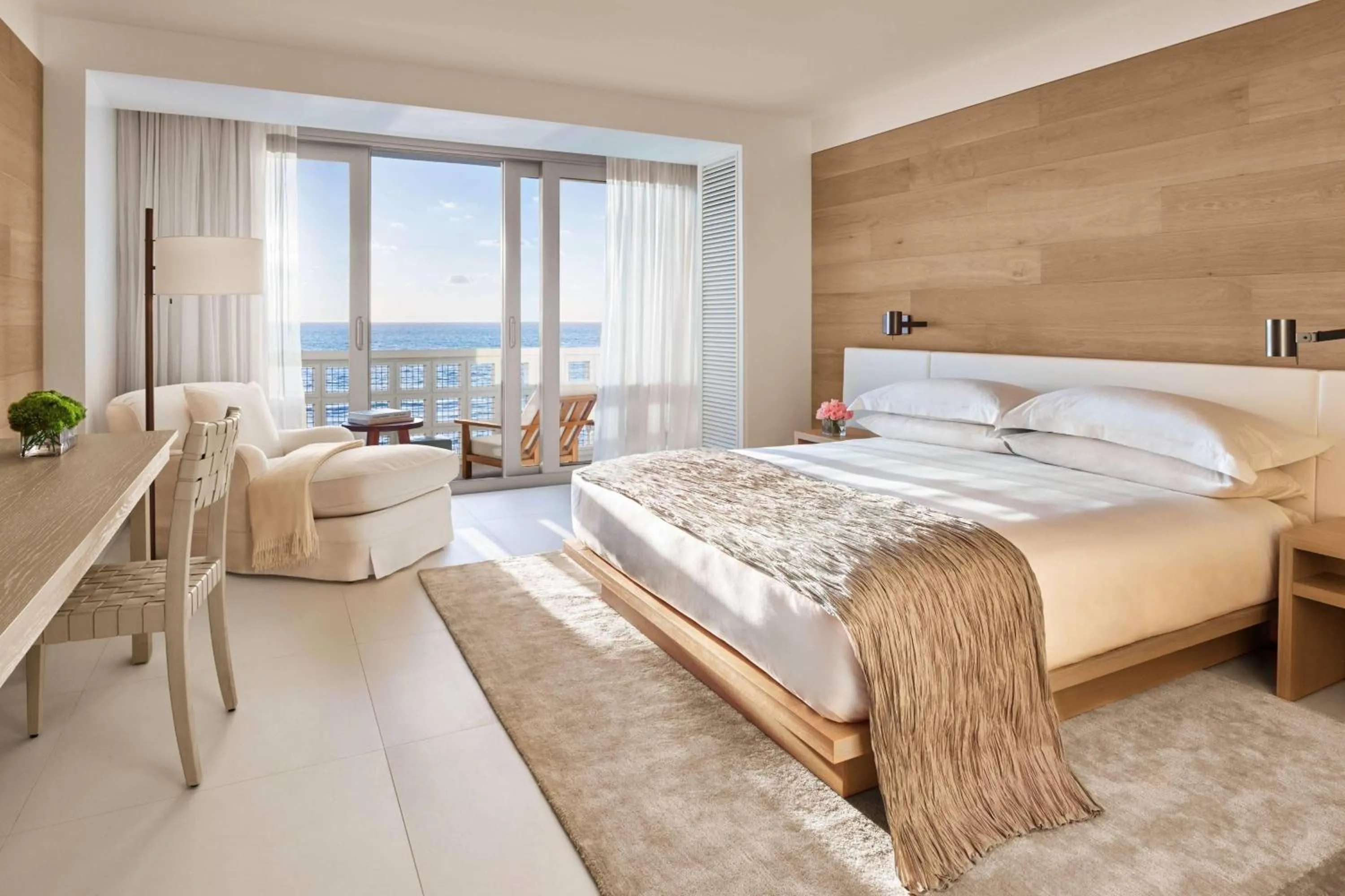 Photo of the whole room, Bed in The Miami Beach EDITION