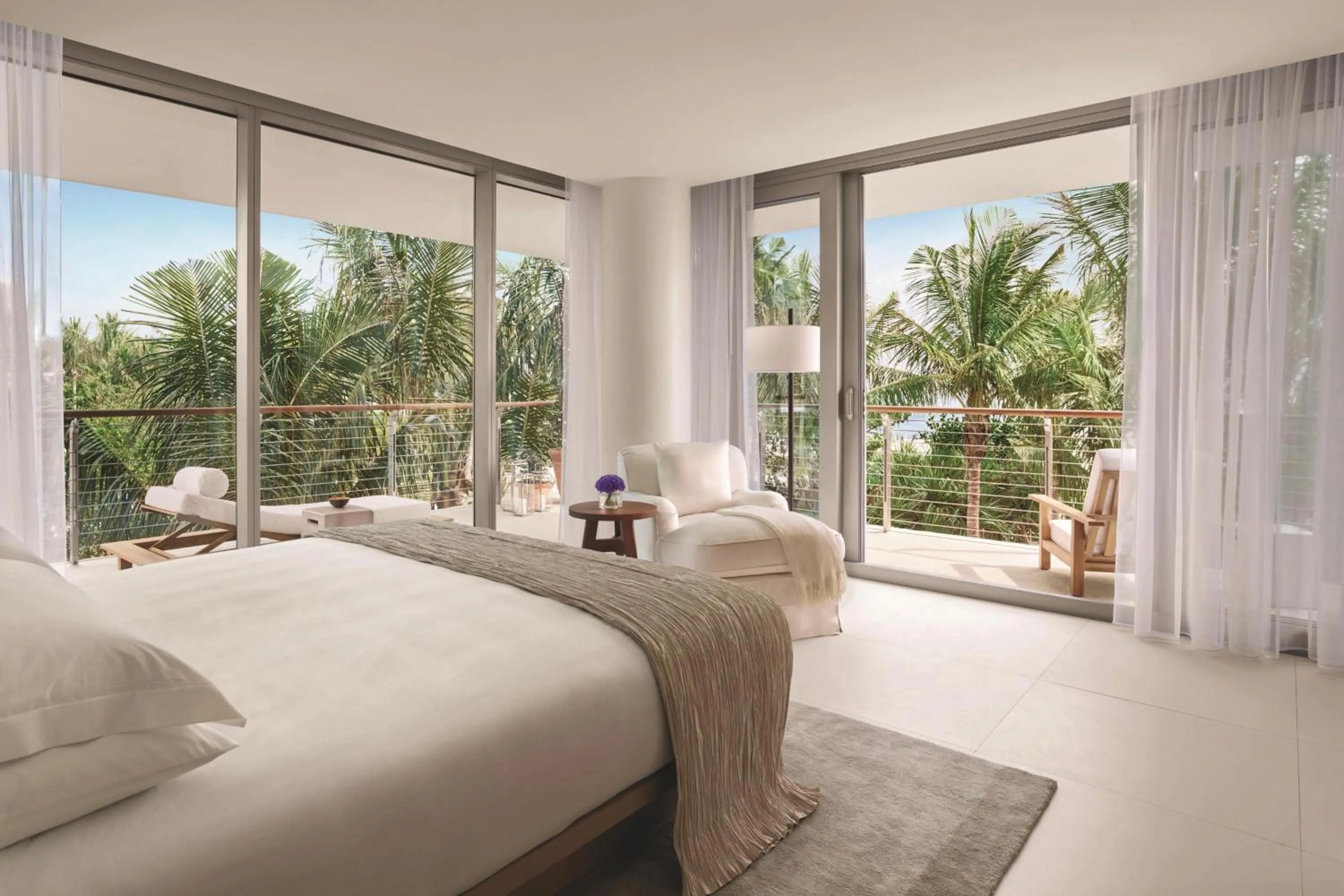 Photo of the whole room, Bed in The Miami Beach EDITION
