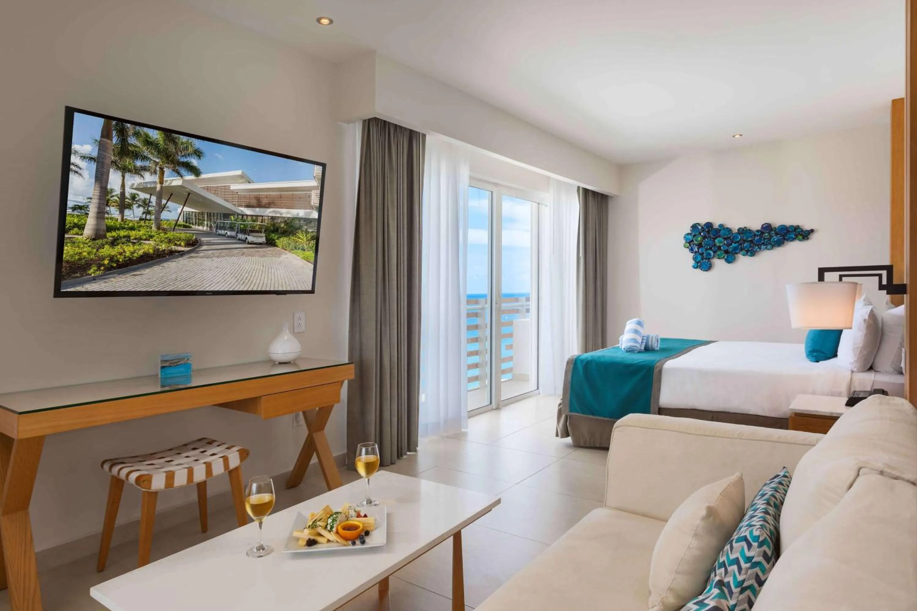 Photo of the whole room, Bed in Sonesta Ocean Point Resort- All Inclusive - Adults Only