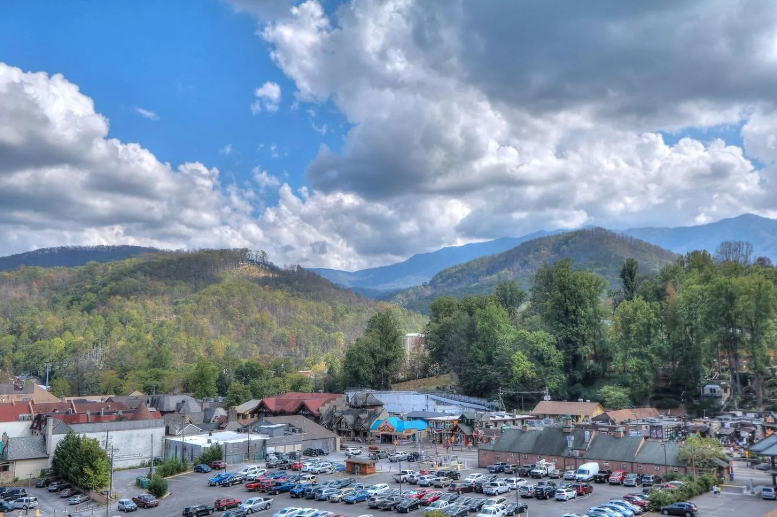 Mountain view in Edgewater Hotel and Conference Center