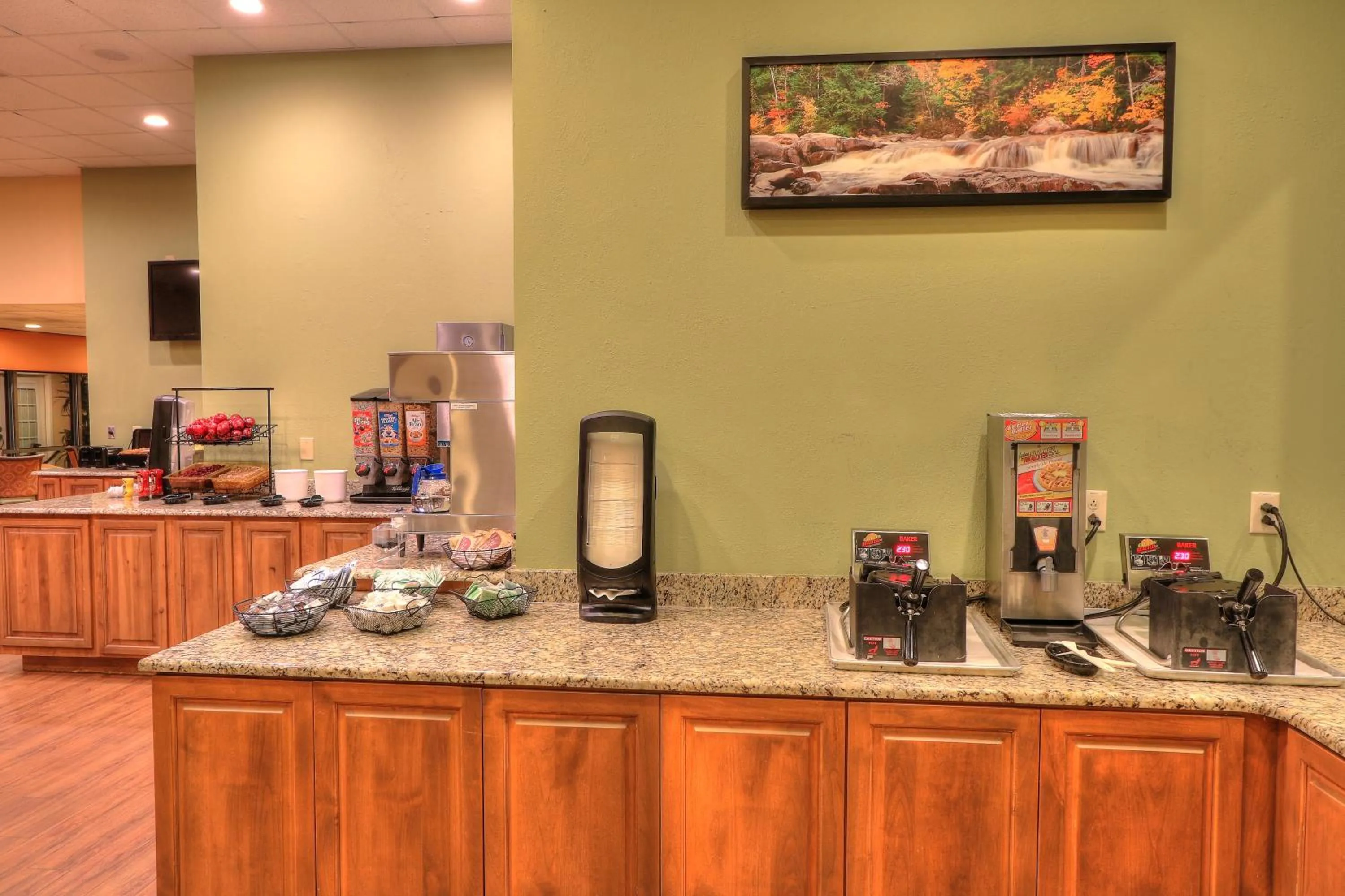 Breakfast in Edgewater Hotel and Conference Center