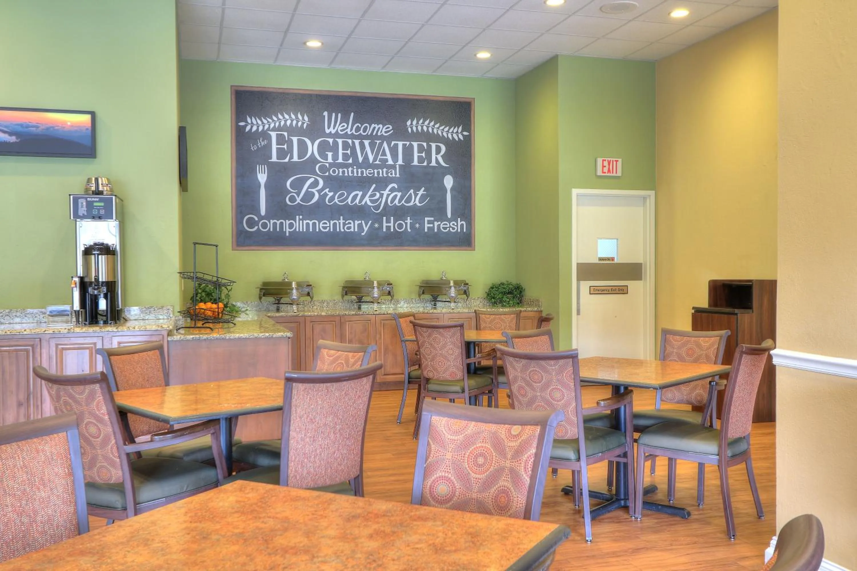 Restaurant/places to eat in Edgewater Hotel and Conference Center